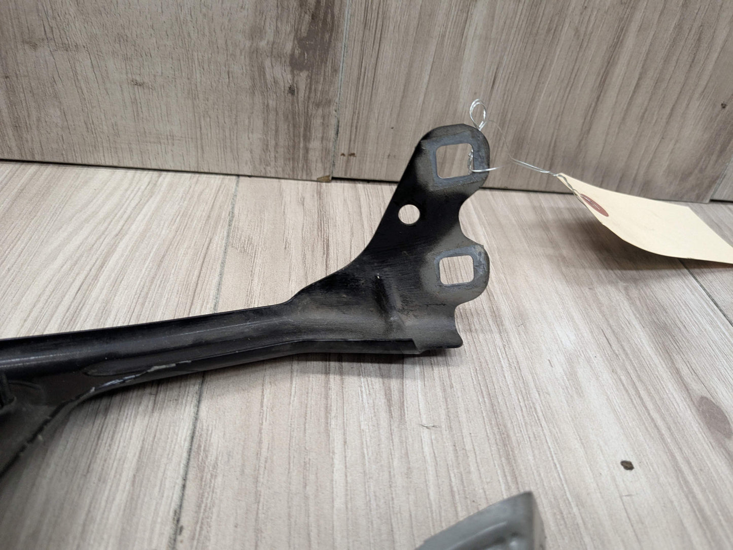 OEM BMW F90 G30 530 540 M550 M5 Front Right Passengers Fender Holder Bracket SET