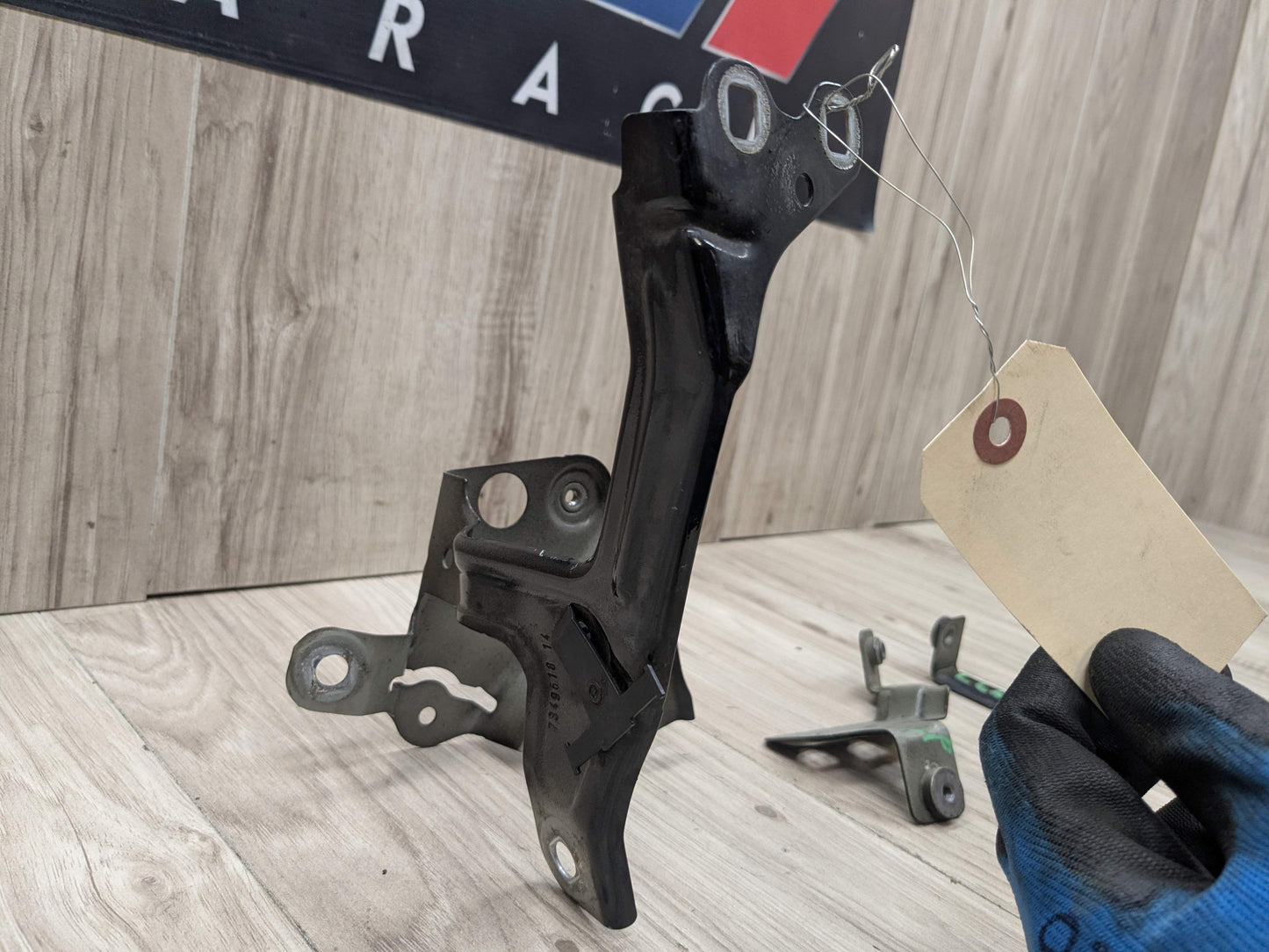 OEM BMW F90 G30 530 540 M550 M5 Front Right Passengers Fender Holder Bracket SET