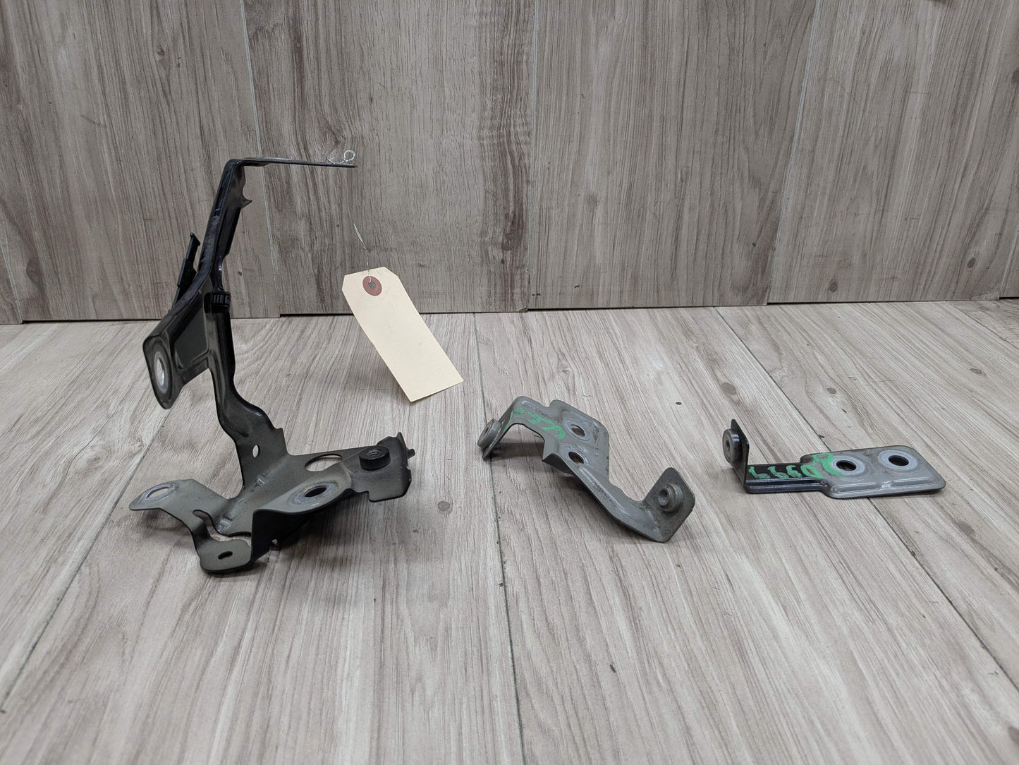 OEM BMW F90 G30 530 540 M550 M5 Front Right Passengers Fender Holder Bracket SET