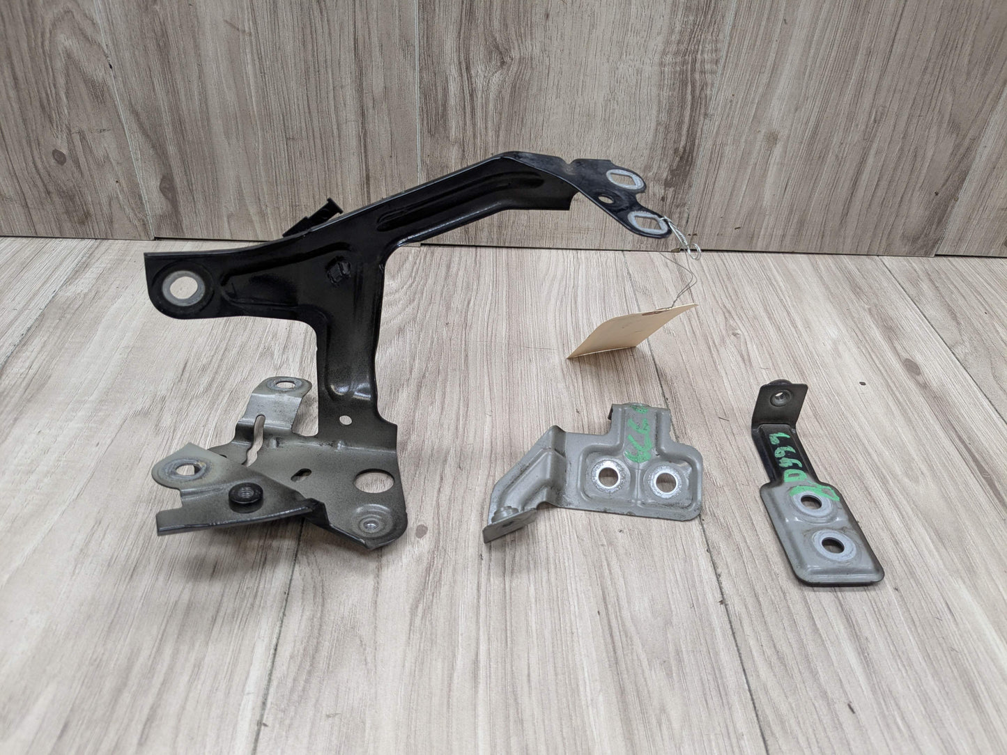 OEM BMW F90 G30 530 540 M550 M5 Front Right Passengers Fender Holder Bracket SET