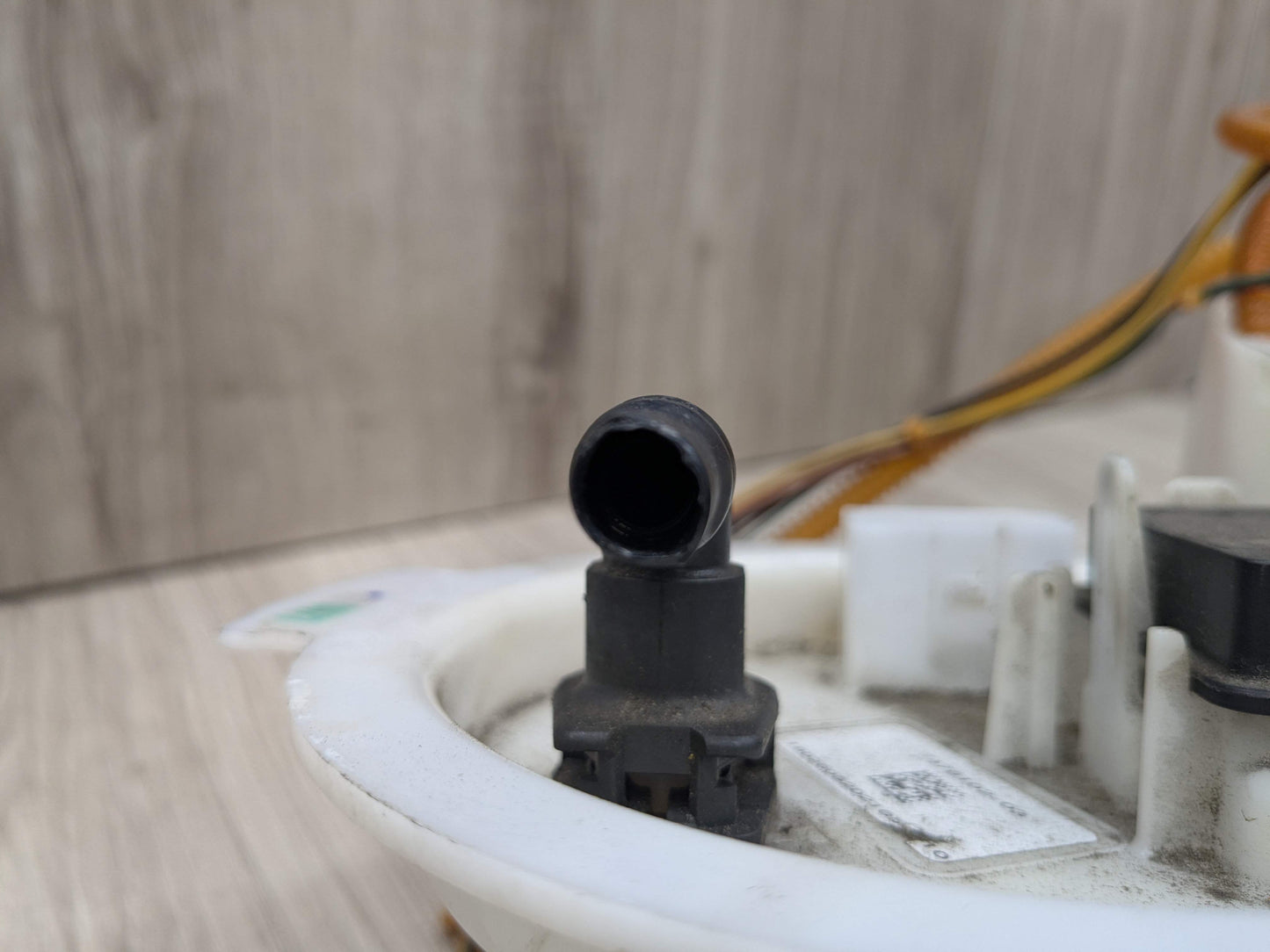 18-20 OEM BMW G30 M550iX Engine N63R Gas Tank Mount Fuel Pump w/ Sending Unit