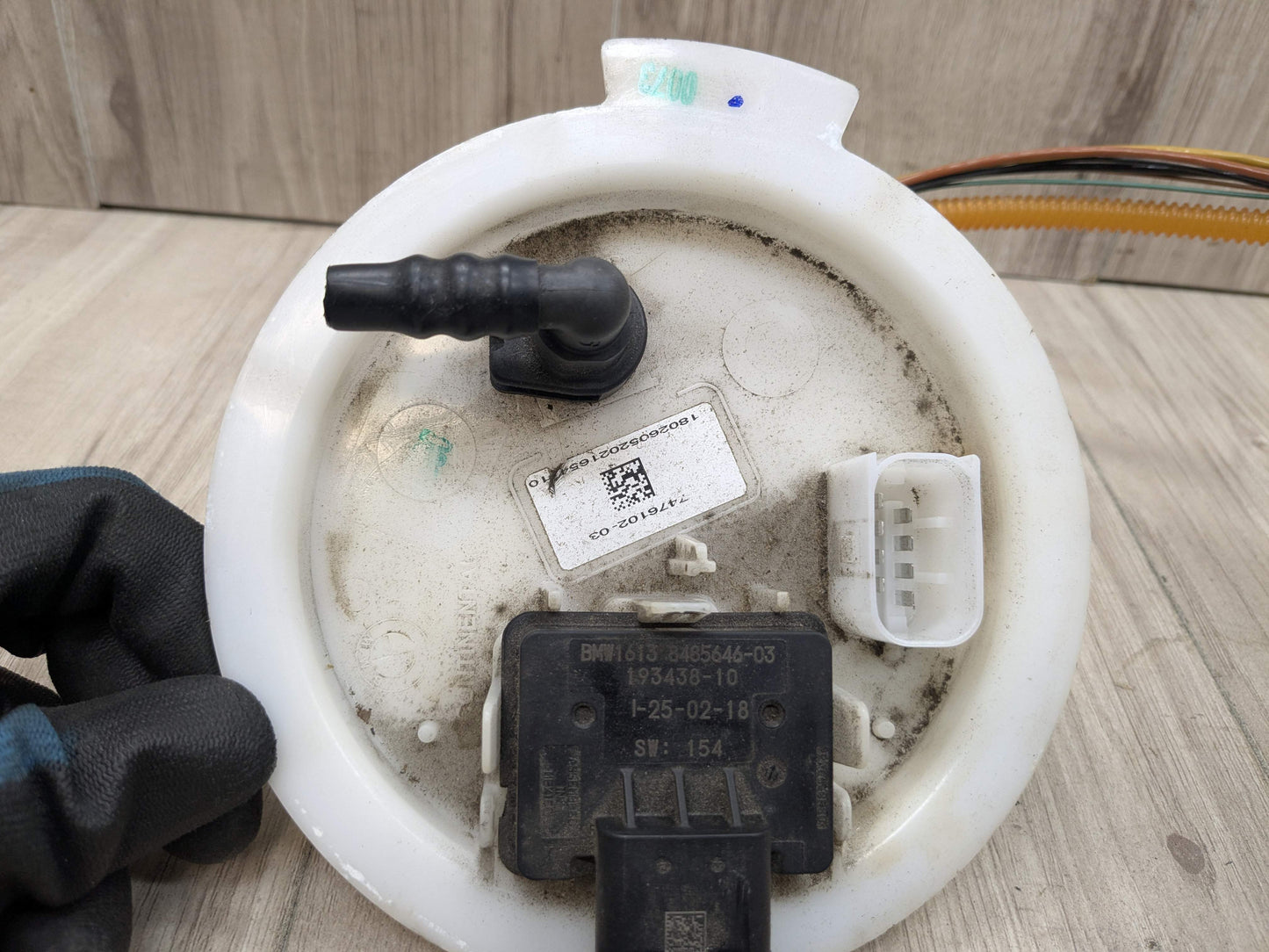 18-20 OEM BMW G30 M550iX Engine N63R Gas Tank Mount Fuel Pump w/ Sending Unit