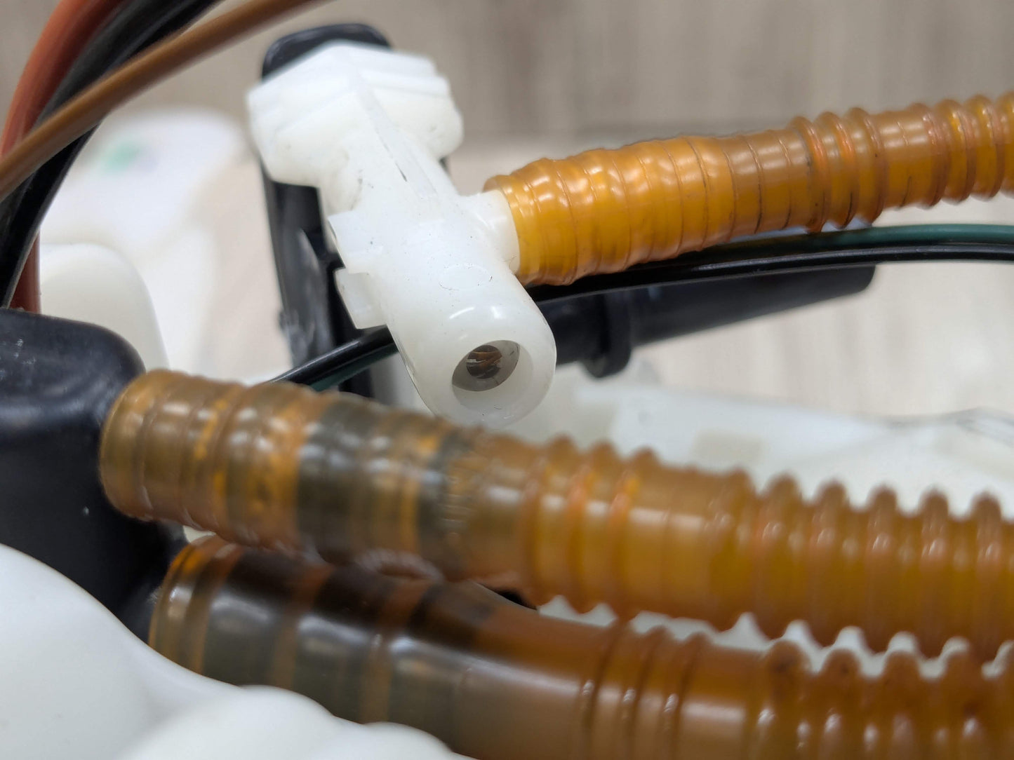 18-20 OEM BMW G30 M550iX Engine N63R Gas Tank Mount Fuel Pump w/ Sending Unit