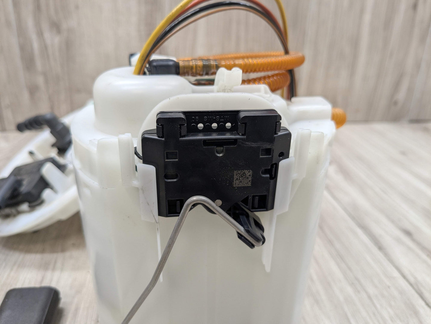 18-20 OEM BMW G30 M550iX Engine N63R Gas Tank Mount Fuel Pump w/ Sending Unit