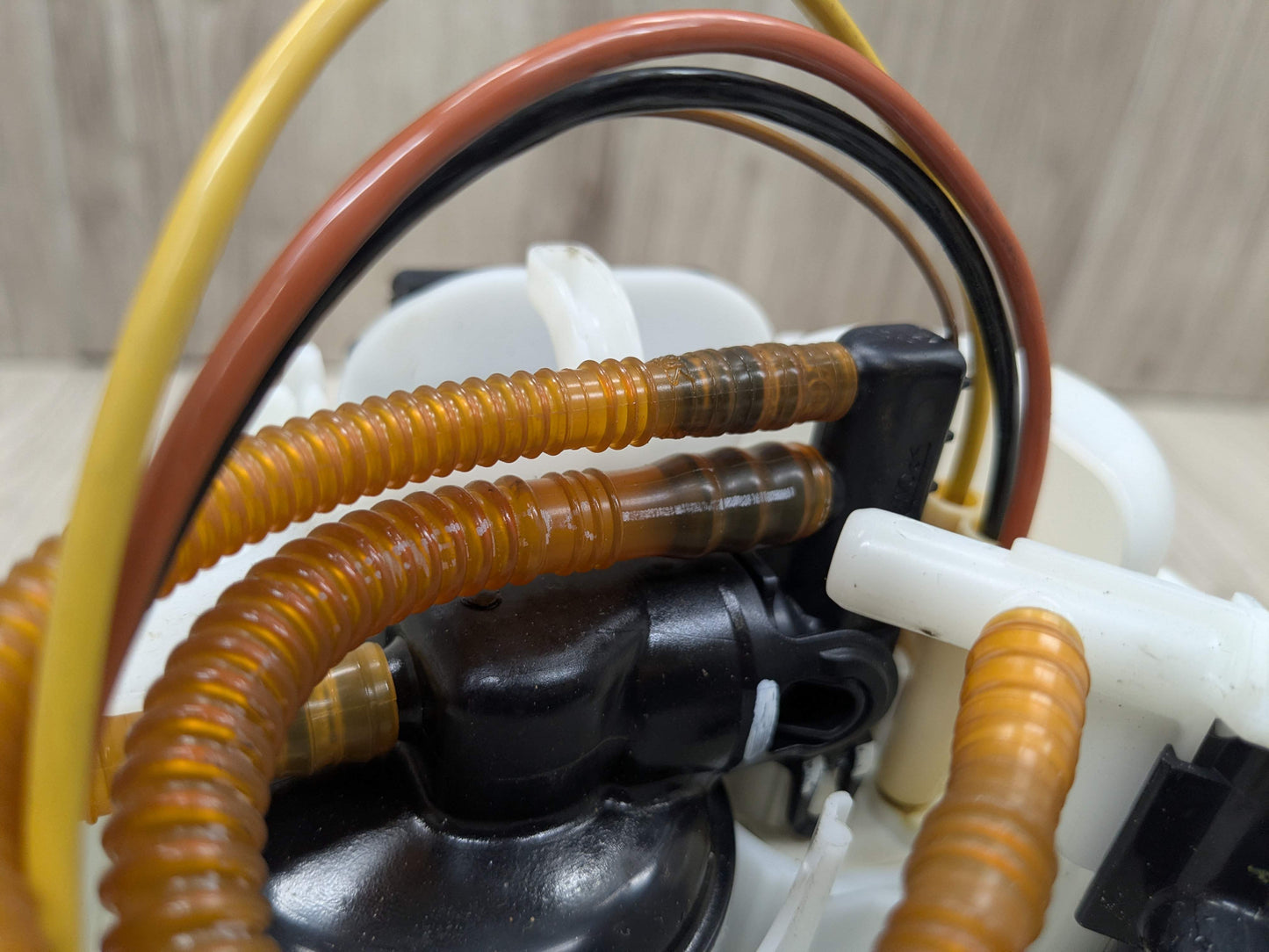 18-20 OEM BMW G30 M550iX Engine N63R Gas Tank Mount Fuel Pump w/ Sending Unit