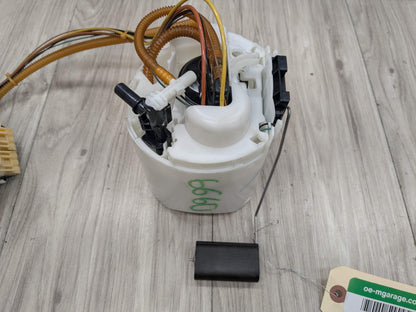 18-20 OEM BMW G30 M550iX Engine N63R Gas Tank Mount Fuel Pump w/ Sending Unit