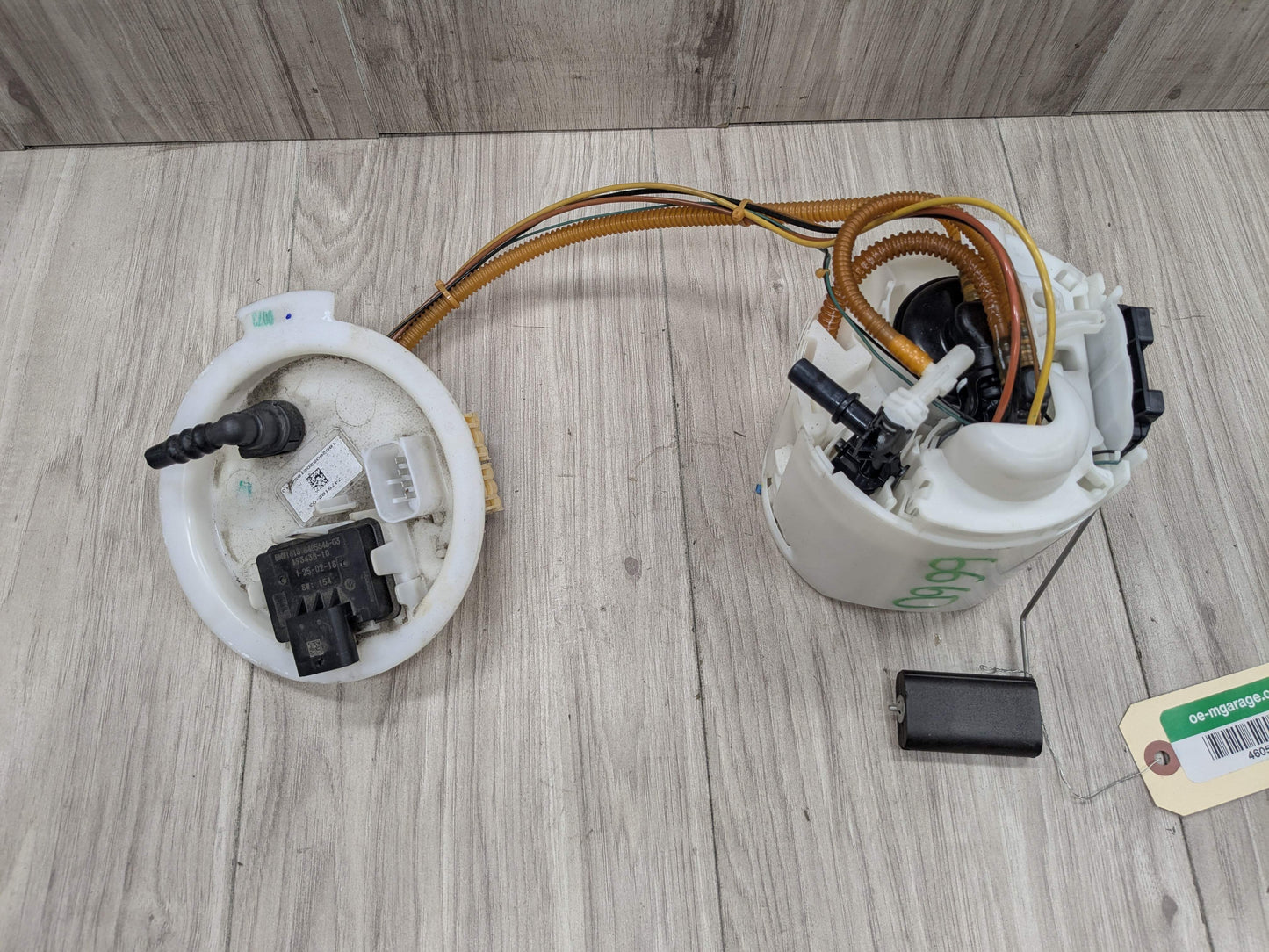 18-20 OEM BMW G30 M550iX Engine N63R Gas Tank Mount Fuel Pump w/ Sending Unit