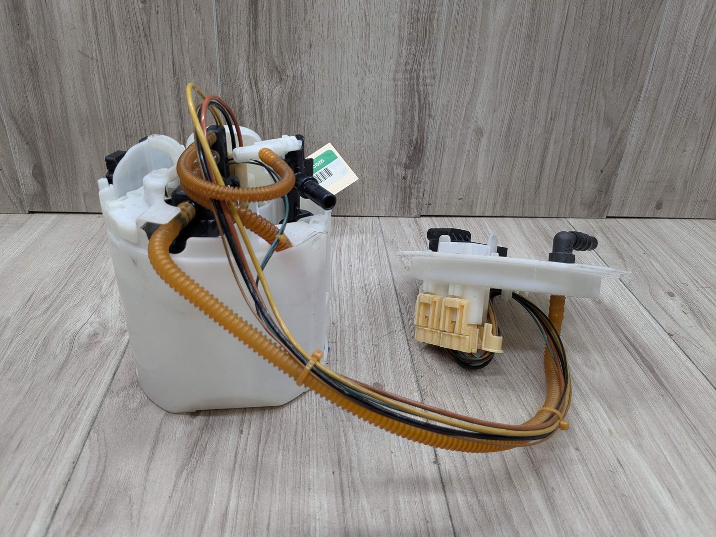 18-20 OEM BMW G30 M550iX Engine N63R Gas Tank Mount Fuel Pump w/ Sending Unit