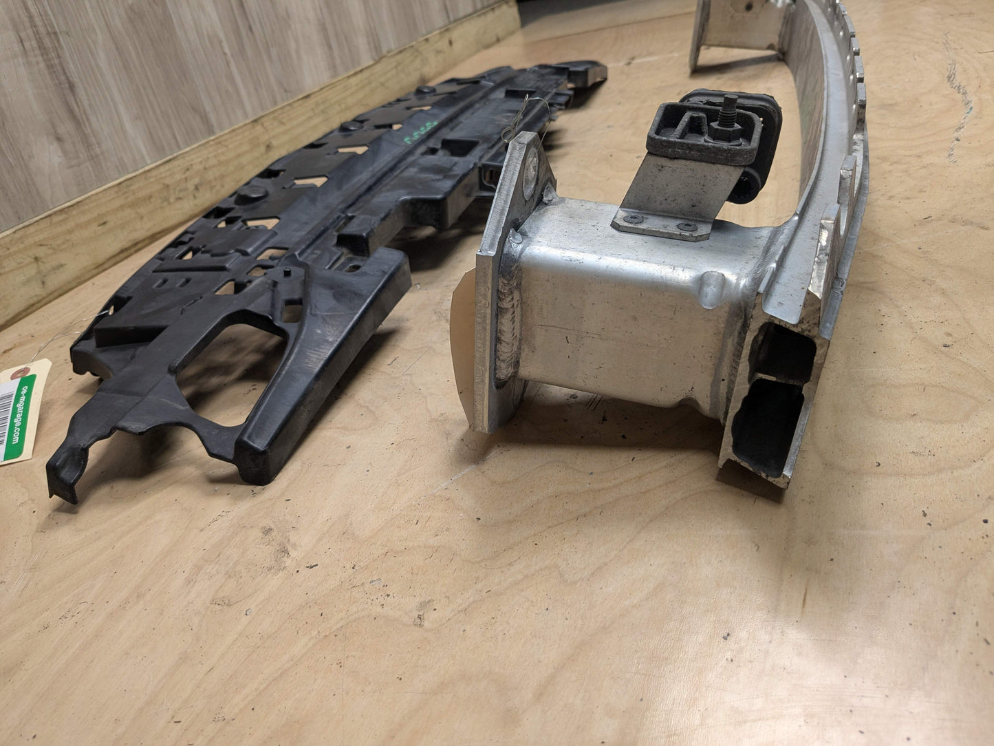 18-23 OEM BMW G30 M550 REAR Bumper Reinforcement Rebar Carrier Impact Crash Bar