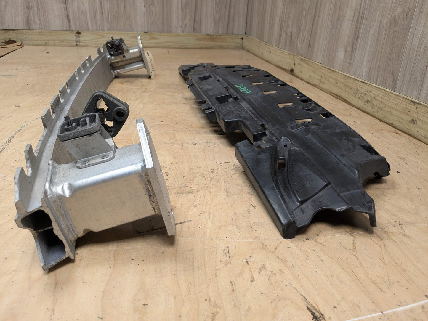 18-23 OEM BMW G30 M550 REAR Bumper Reinforcement Rebar Carrier Impact Crash Bar