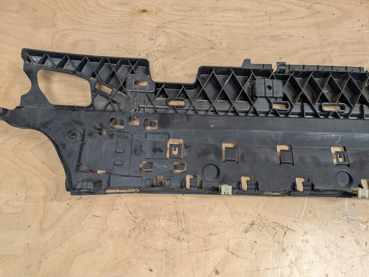 18-23 OEM BMW G30 M550 REAR Bumper Reinforcement Rebar Carrier Impact Crash Bar