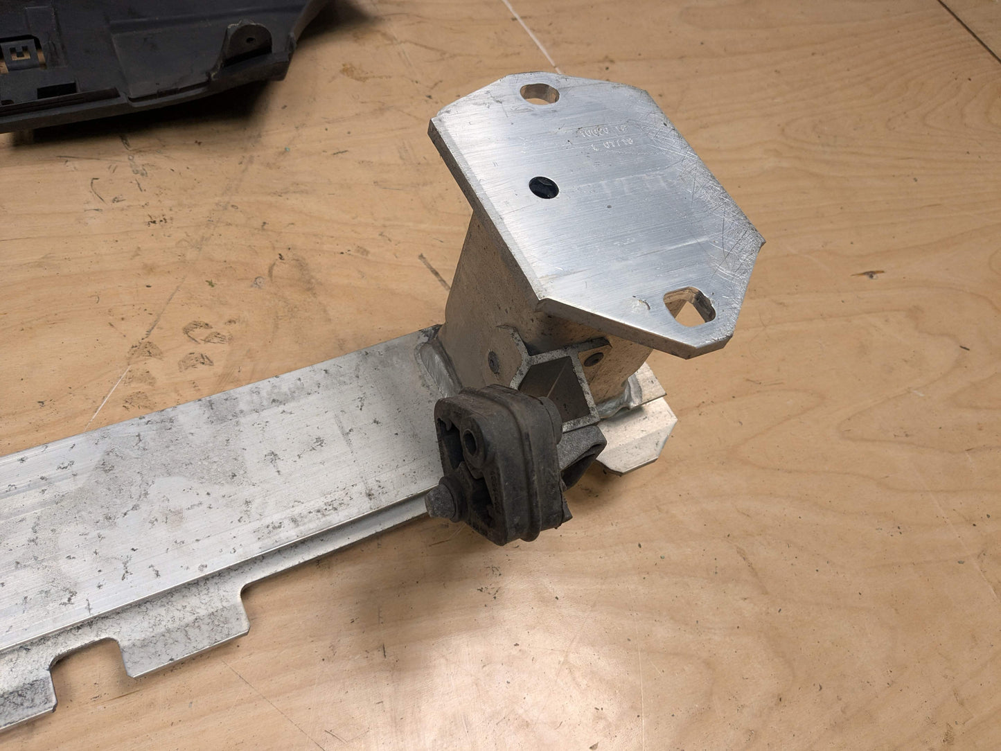 18-23 OEM BMW G30 M550 REAR Bumper Reinforcement Rebar Carrier Impact Crash Bar