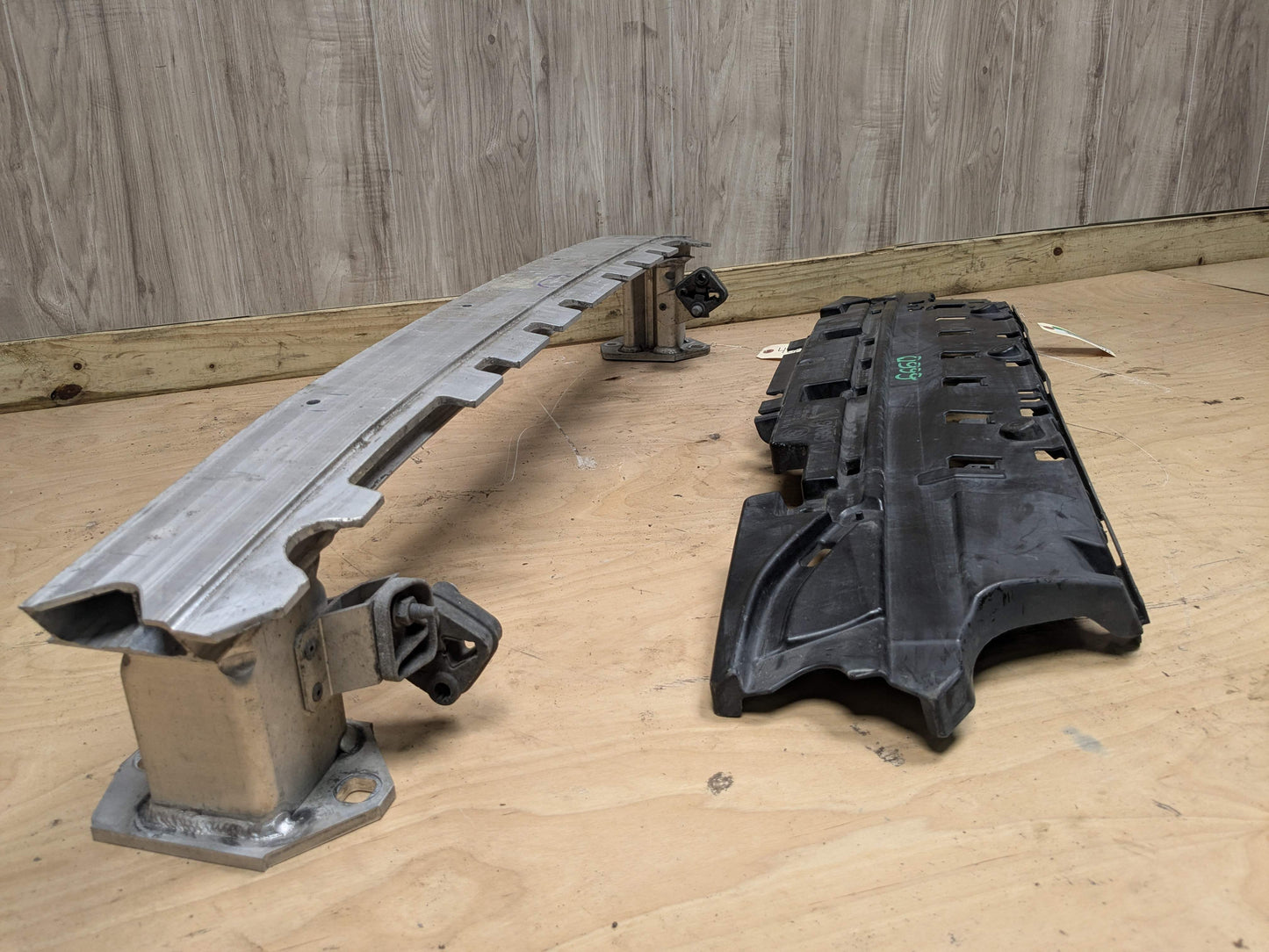 18-23 OEM BMW G30 M550 REAR Bumper Reinforcement Rebar Carrier Impact Crash Bar