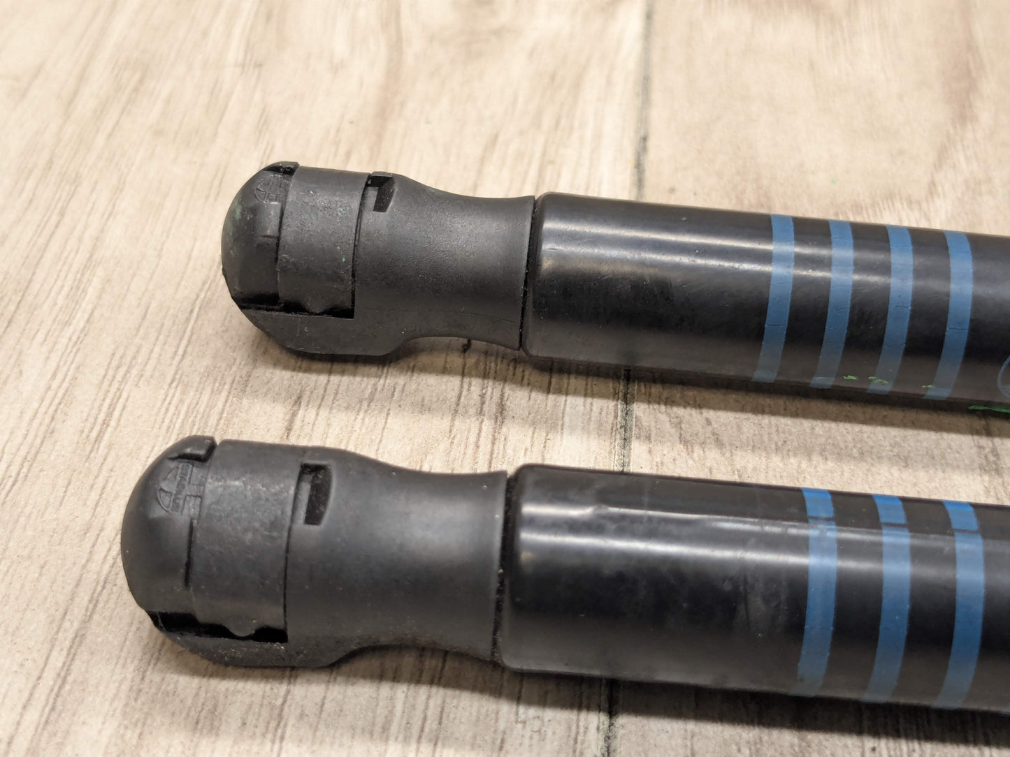 OEM BMW F90 G12 G30 Front Hood Hinge Left Right Lift Support Shock Strut SET