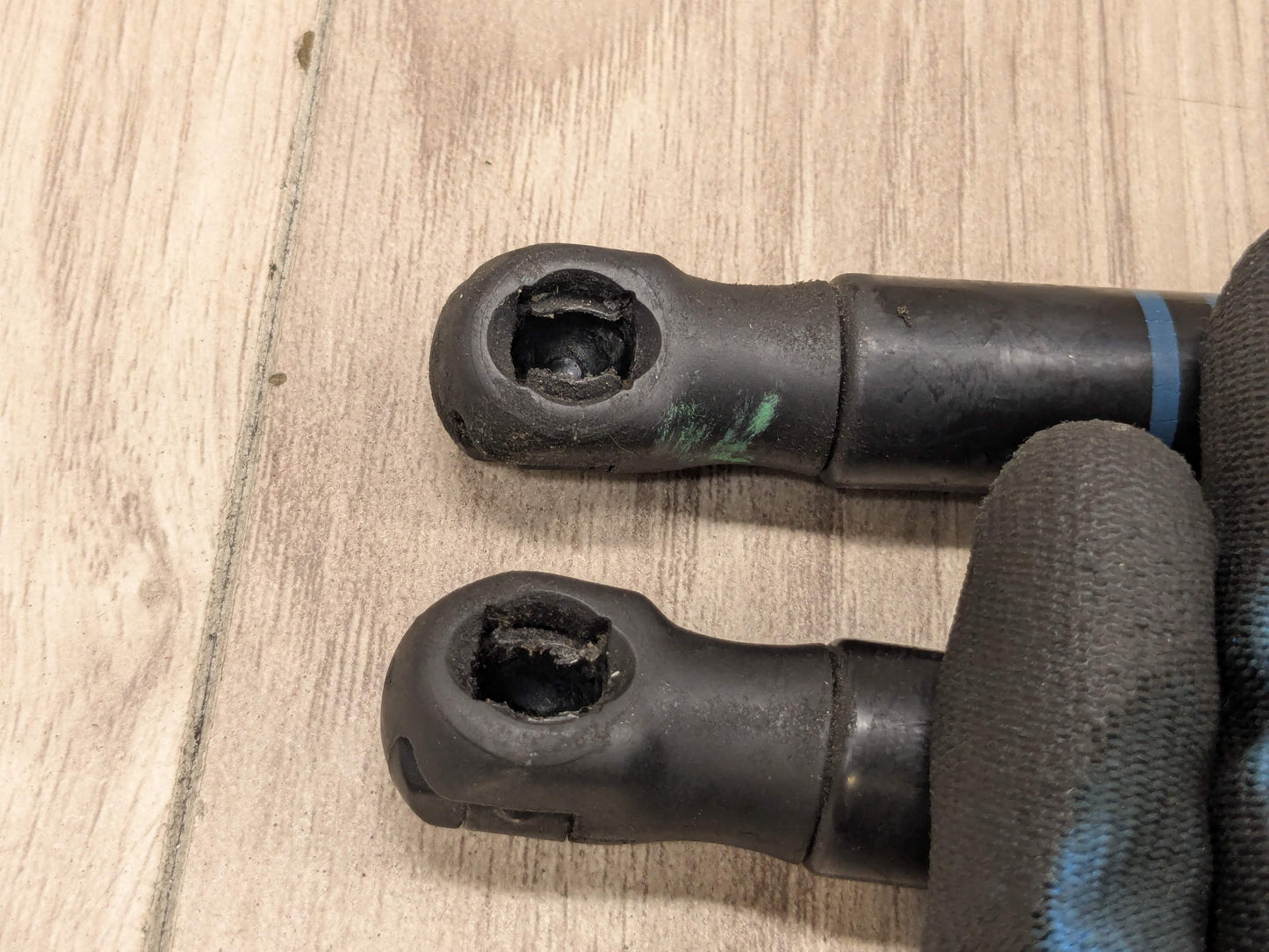 OEM BMW F90 G12 G30 Front Hood Hinge Left Right Lift Support Shock Strut SET