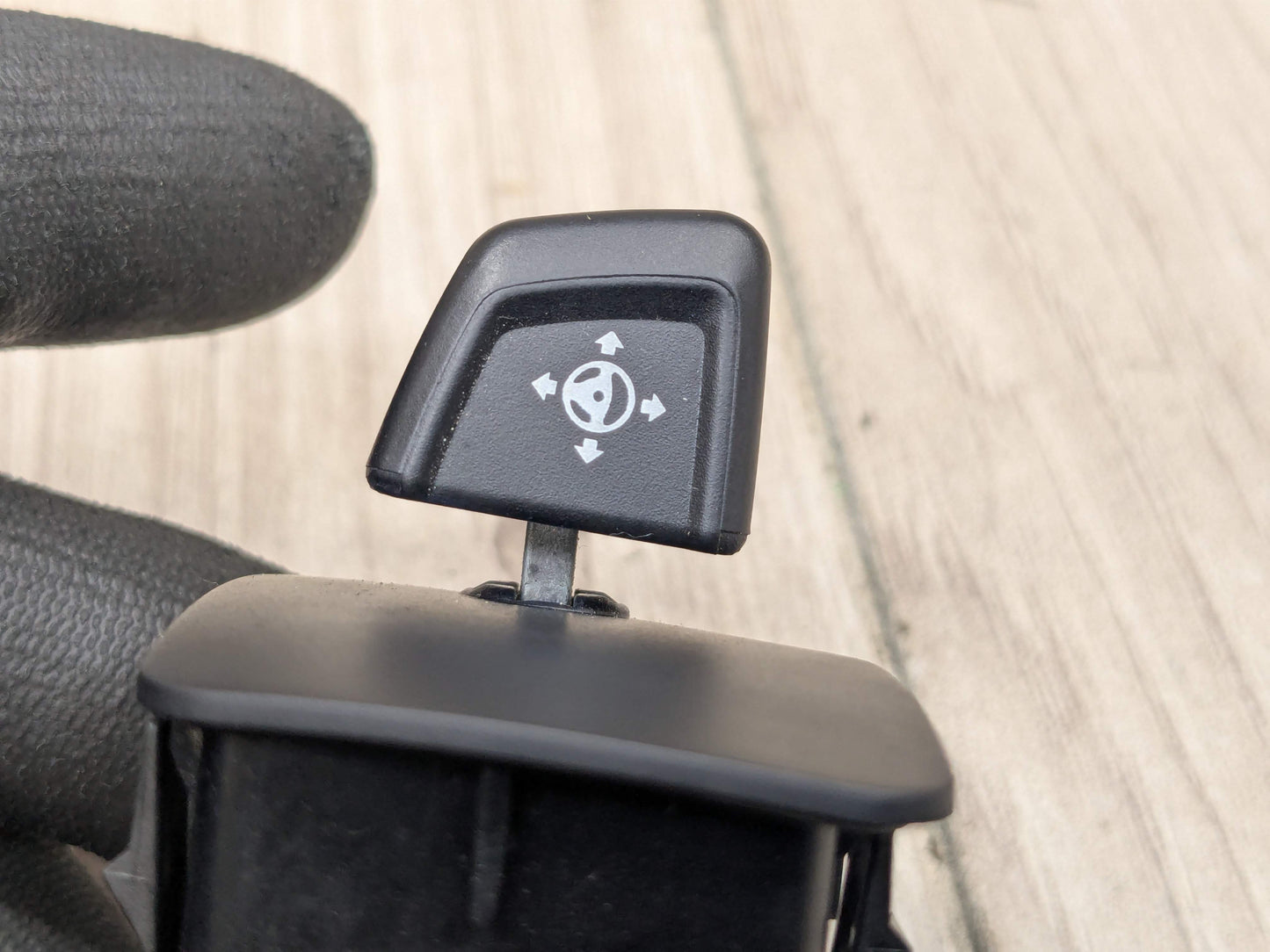 OEM BMW F90 G05 G06 G07 G11 G12 G30 Steering Wheel Column Adjust Control Switch