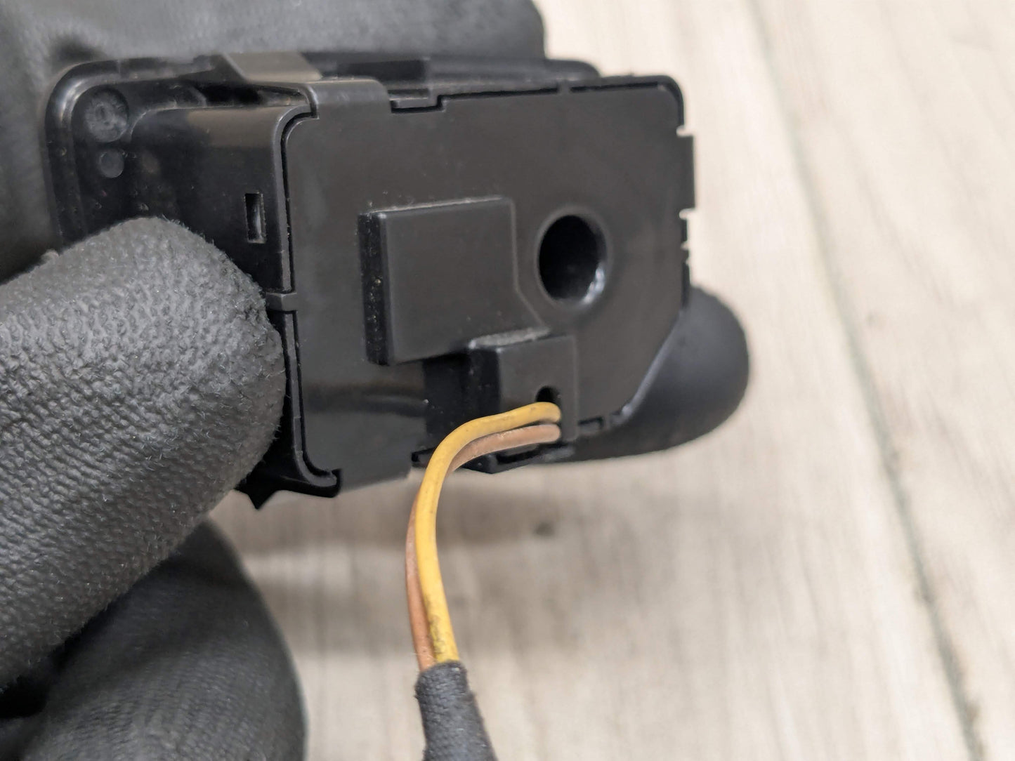 OEM BMW F90 G05 G06 G07 G11 G12 G30 Steering Wheel Column Adjust Control Switch