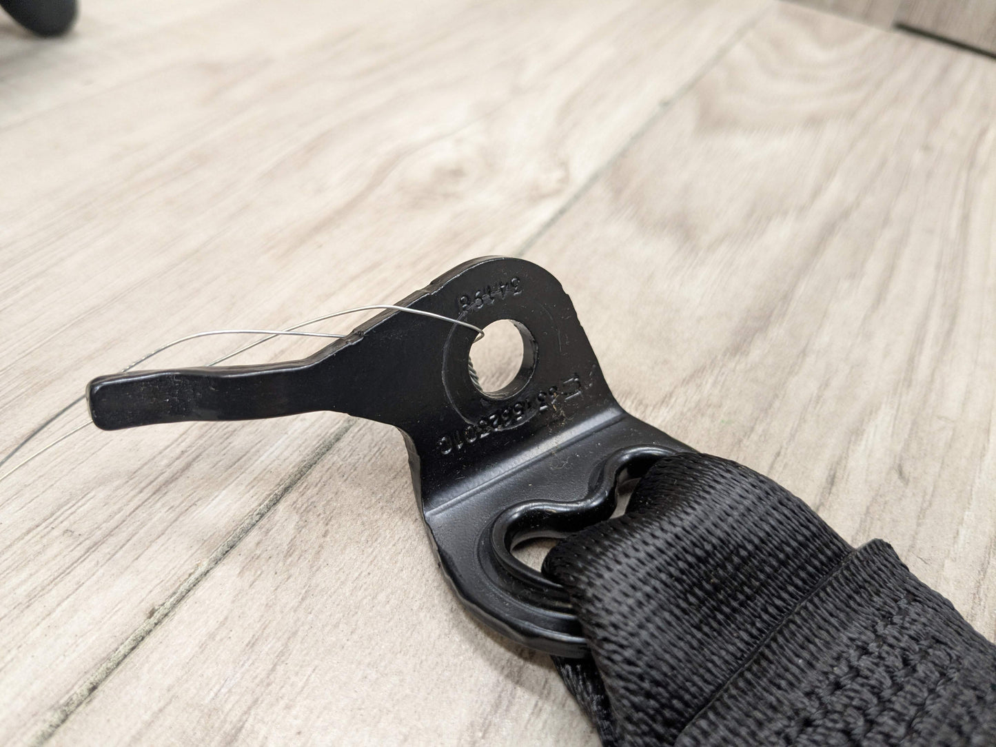 17-23 OEM BMW G30 530 F90 M5 Sedan Rear Left 2nd Row Center Seat Belt Buckle