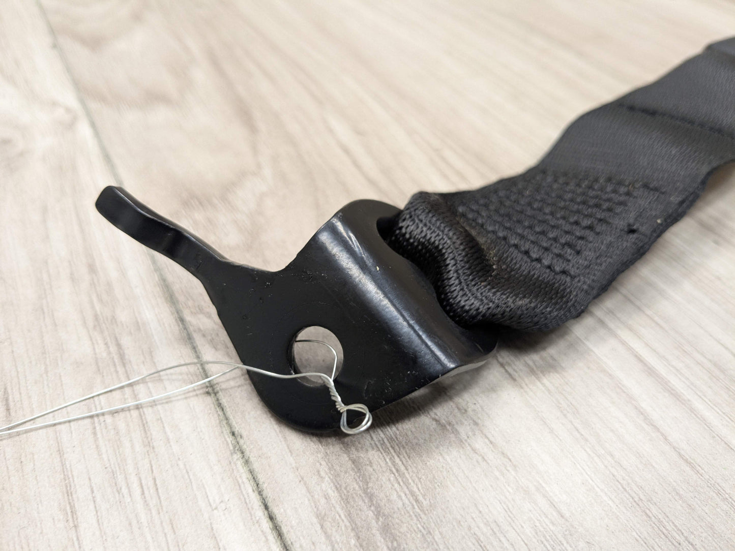 17-23 OEM BMW G30 530 F90 M5 Sedan Rear Left 2nd Row Center Seat Belt Buckle