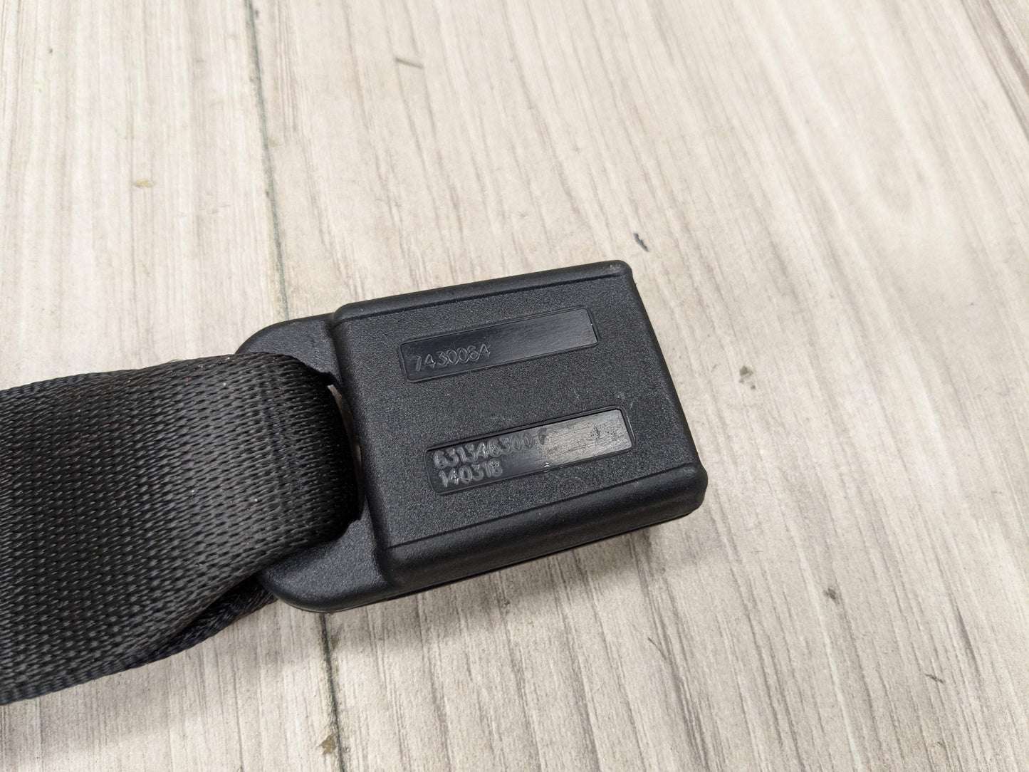 17-23 OEM BMW G30 530 F90 M5 Sedan Rear Left 2nd Row Center Seat Belt Buckle