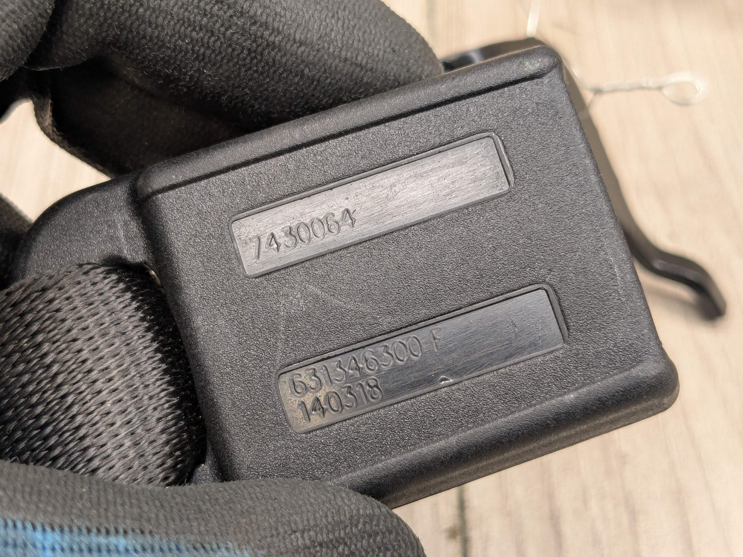 17-23 OEM BMW G30 530 F90 M5 Sedan Rear Left 2nd Row Center Seat Belt Buckle