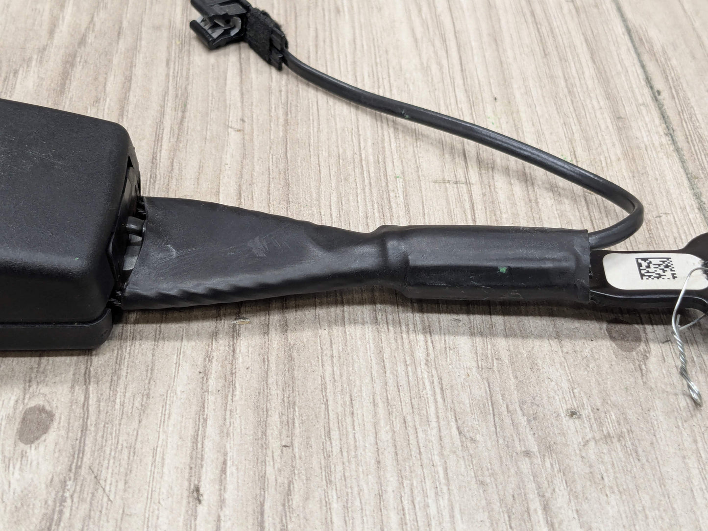 OEM BMW F90 G11 G12 G30 530 540 M550 750 M5 Front Left or Right Seatbelt Buckle