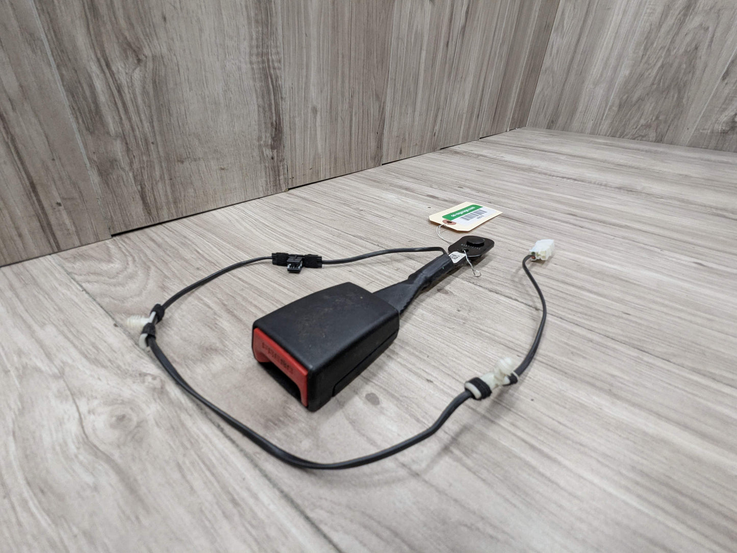 OEM BMW F90 G11 G12 G30 530 540 M550 750 M5 Front Left or Right Seatbelt Buckle