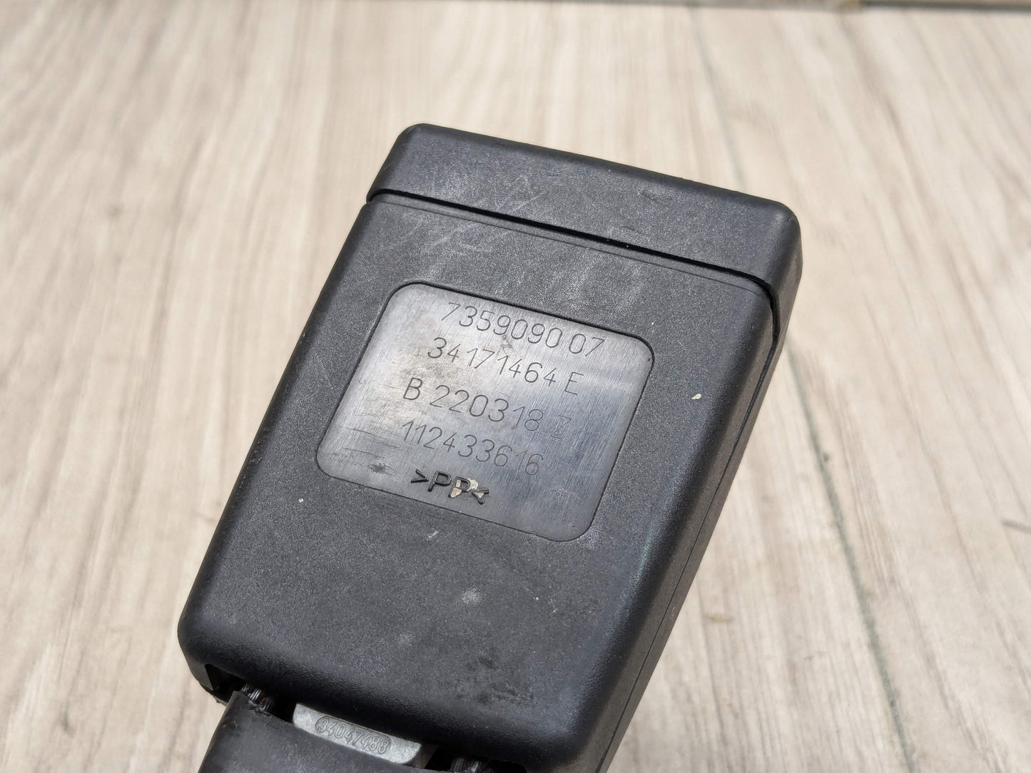 OEM BMW F90 G11 G12 G30 530 540 M550 750 M5 Front Left or Right Seatbelt Buckle