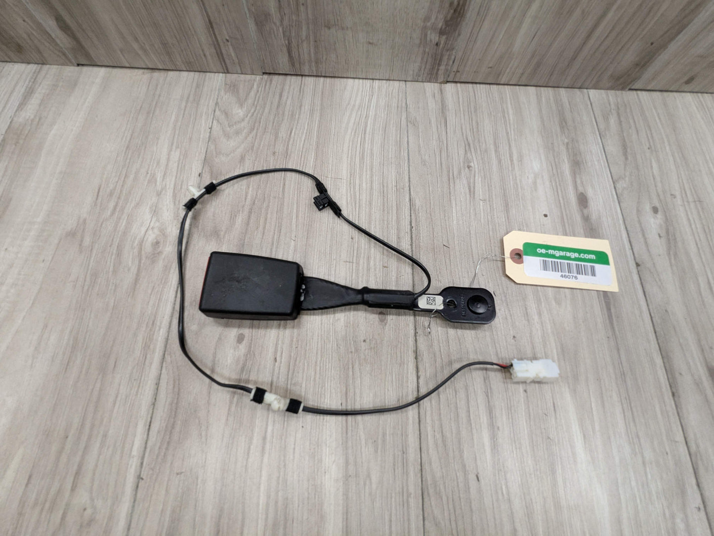 OEM BMW F90 G11 G12 G30 530 540 M550 750 M5 Front Left or Right Seatbelt Buckle