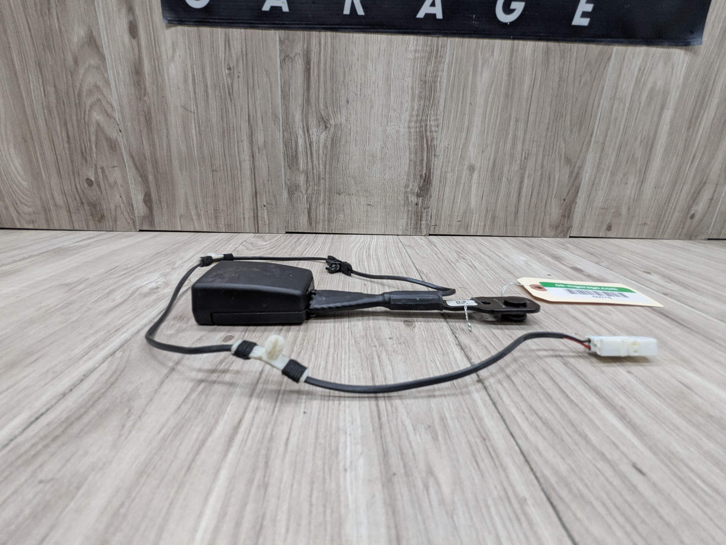 OEM BMW F90 G11 G12 G30 530 540 M550 750 M5 Front Left or Right Seatbelt Buckle