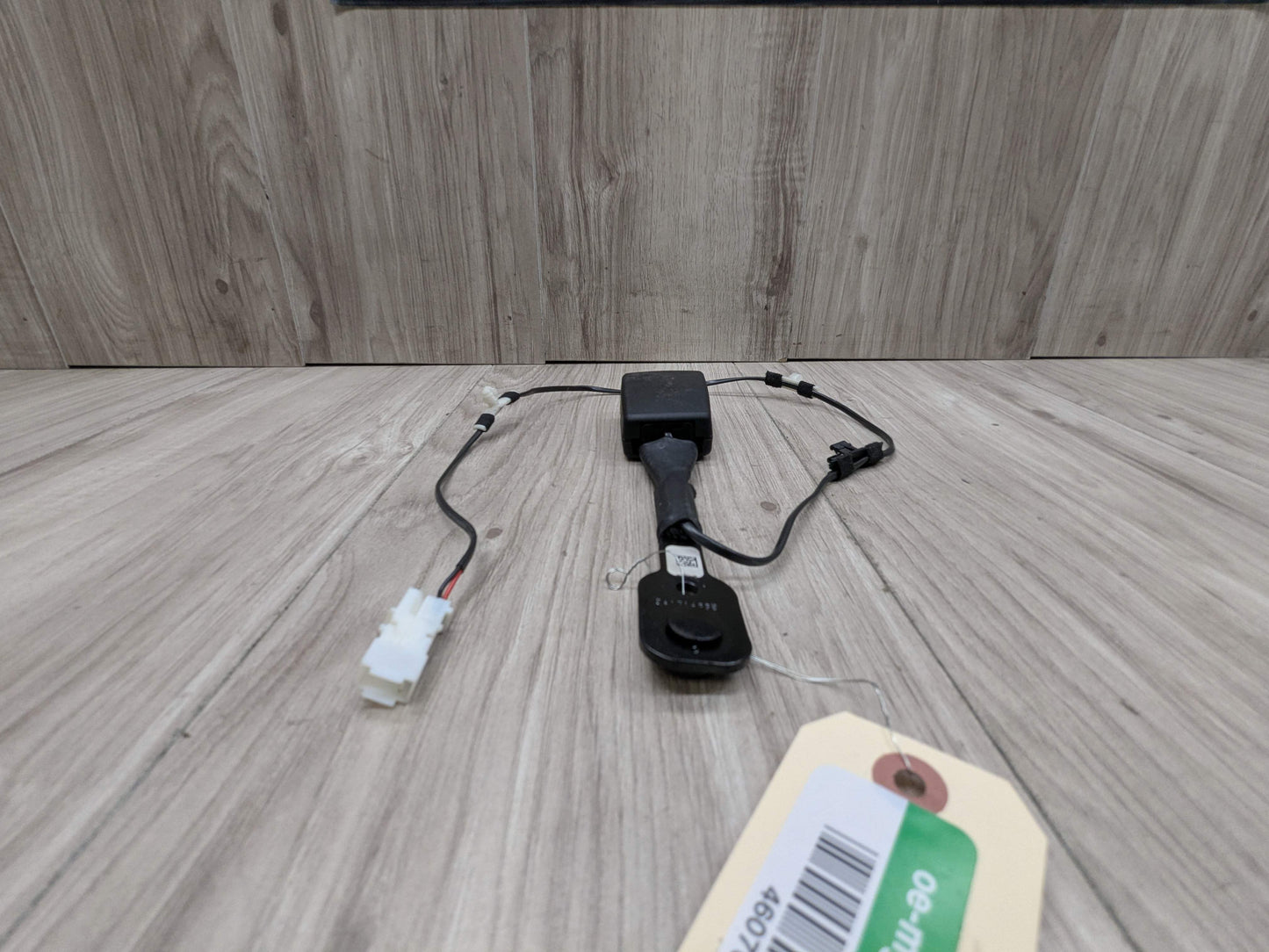 OEM BMW F90 G11 G12 G30 530 540 M550 750 M5 Front Left or Right Seatbelt Buckle