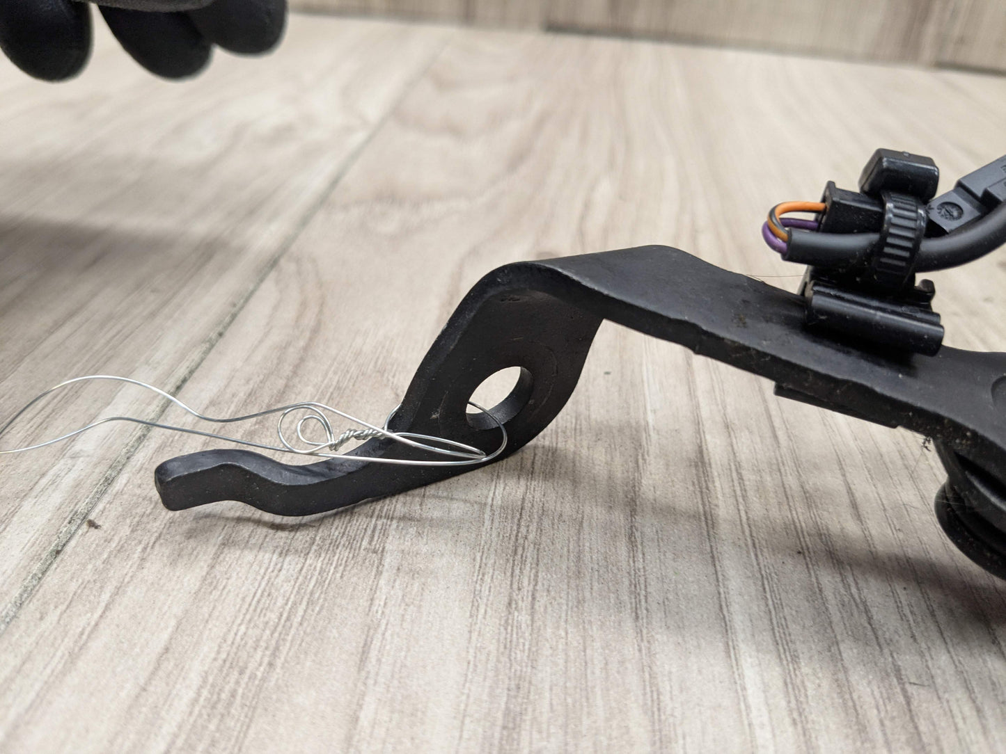 OEM BMW F90 M5 G30 530 540 M550 Rear Right Passenger Seatbelt Seat Belt Buckle