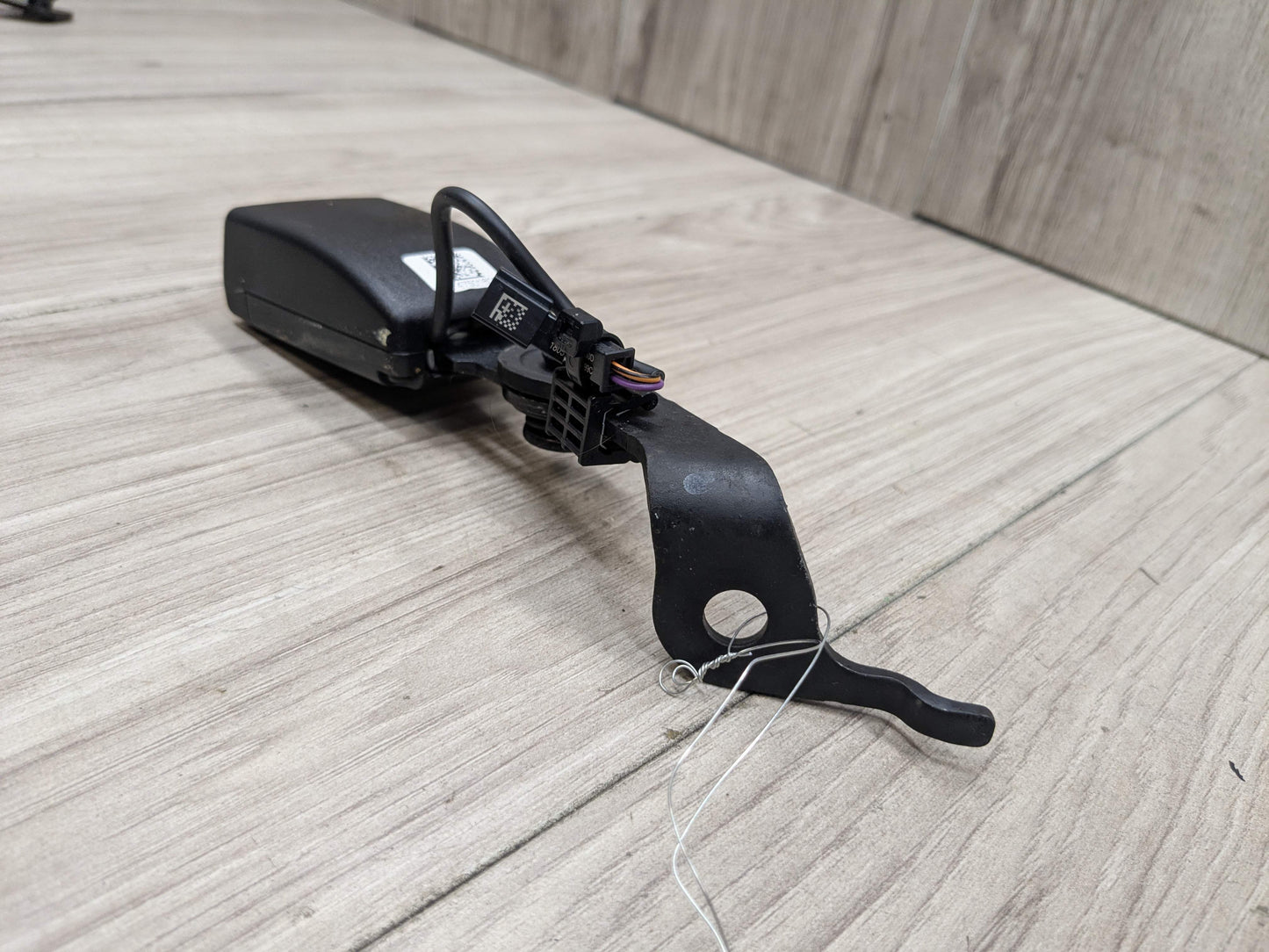 OEM BMW F90 M5 G30 530 540 M550 Rear Right Passenger Seatbelt Seat Belt Buckle