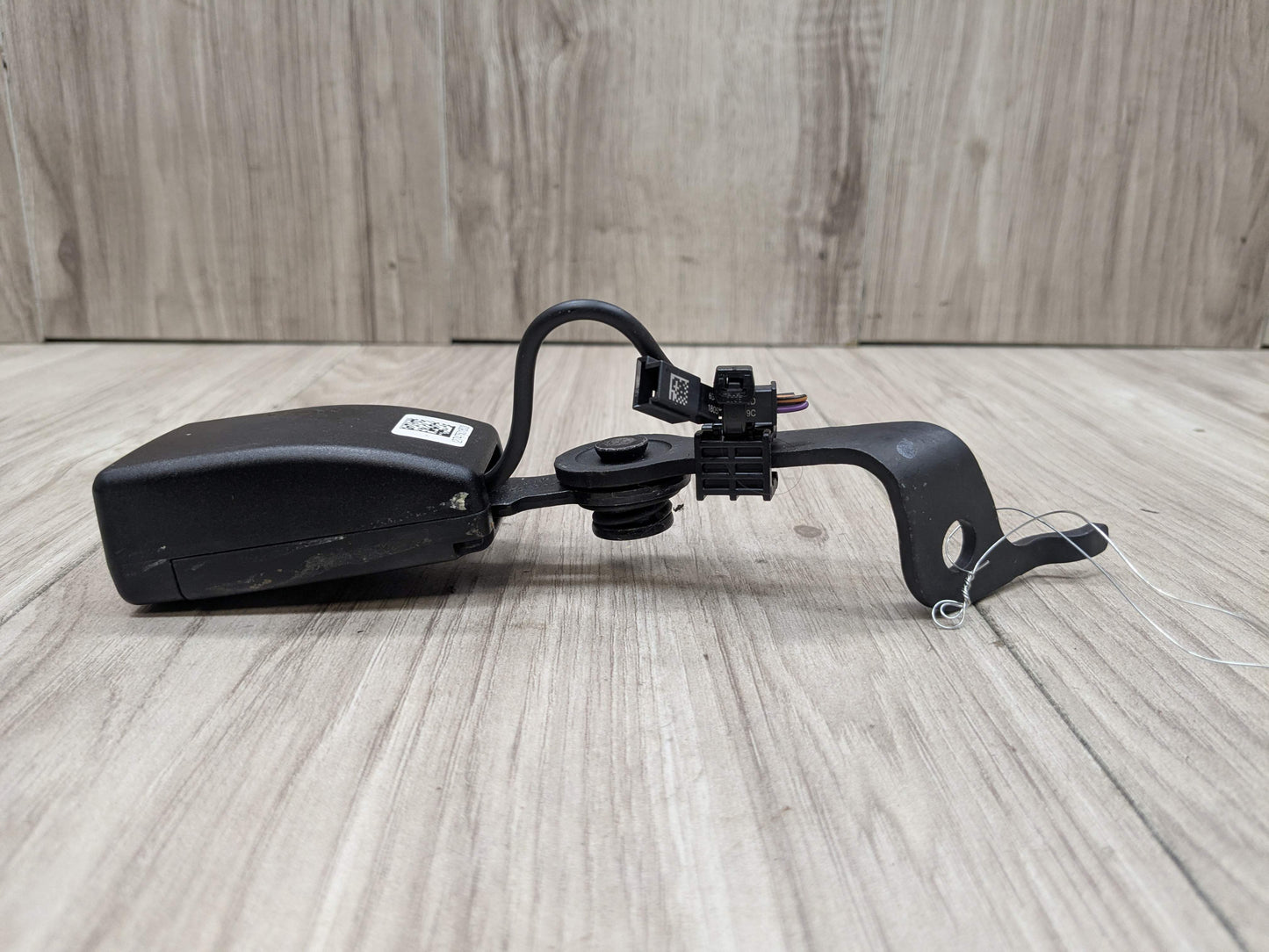 OEM BMW F90 M5 G30 530 540 M550 Rear Right Passenger Seatbelt Seat Belt Buckle