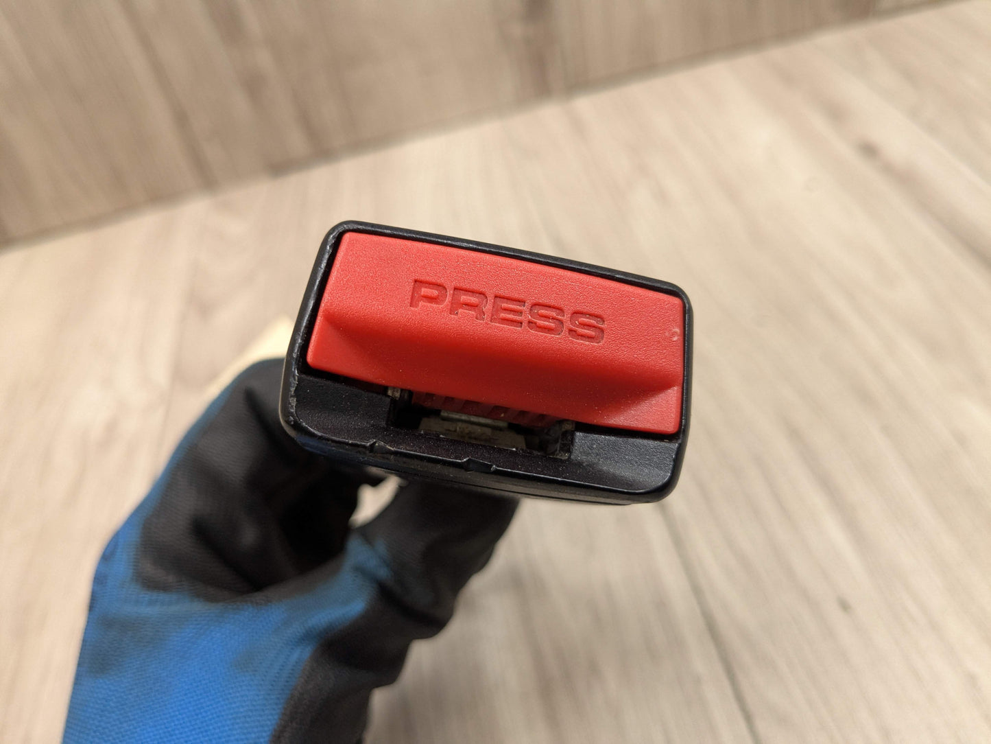 OEM BMW F90 M5 G30 530 540 M550 Rear Right Passenger Seatbelt Seat Belt Buckle