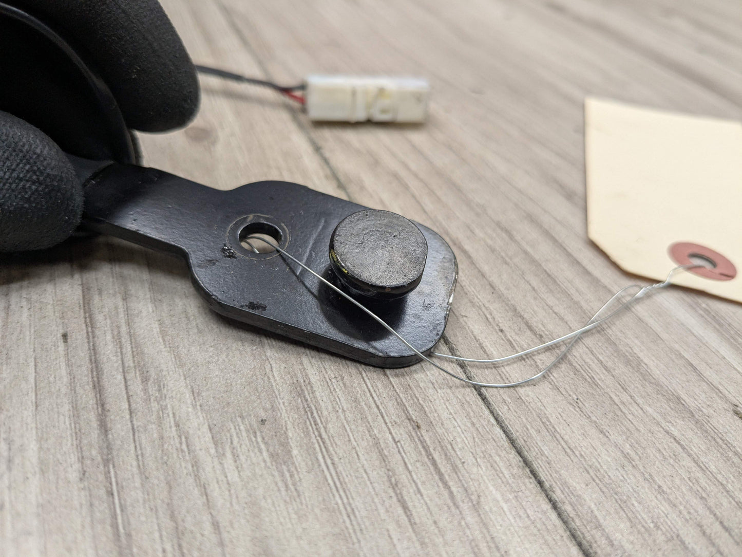 OEM BMW F90 G11 G12 G30 530 540 M550 750 M5 Front Left or Right Seatbelt Buckle