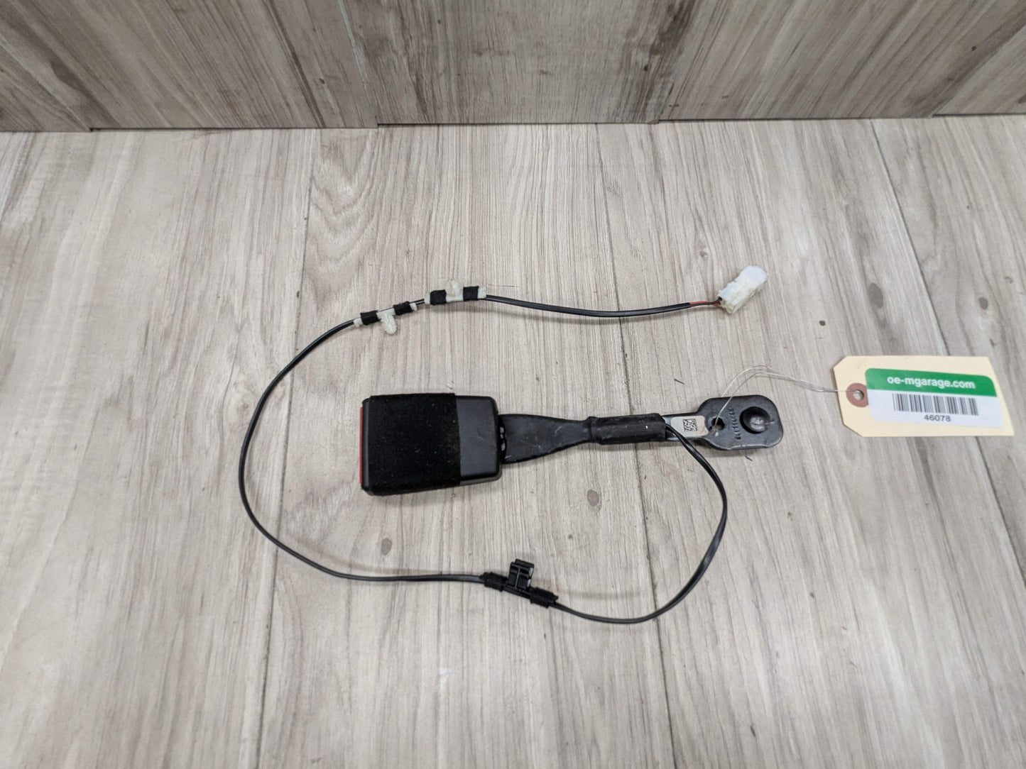 OEM BMW F90 G11 G12 G30 530 540 M550 750 M5 Front Left or Right Seatbelt Buckle