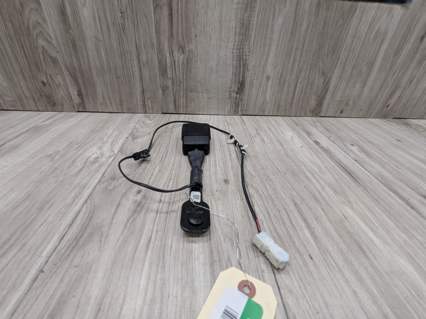 OEM BMW F90 G11 G12 G30 530 540 M550 750 M5 Front Left or Right Seatbelt Buckle