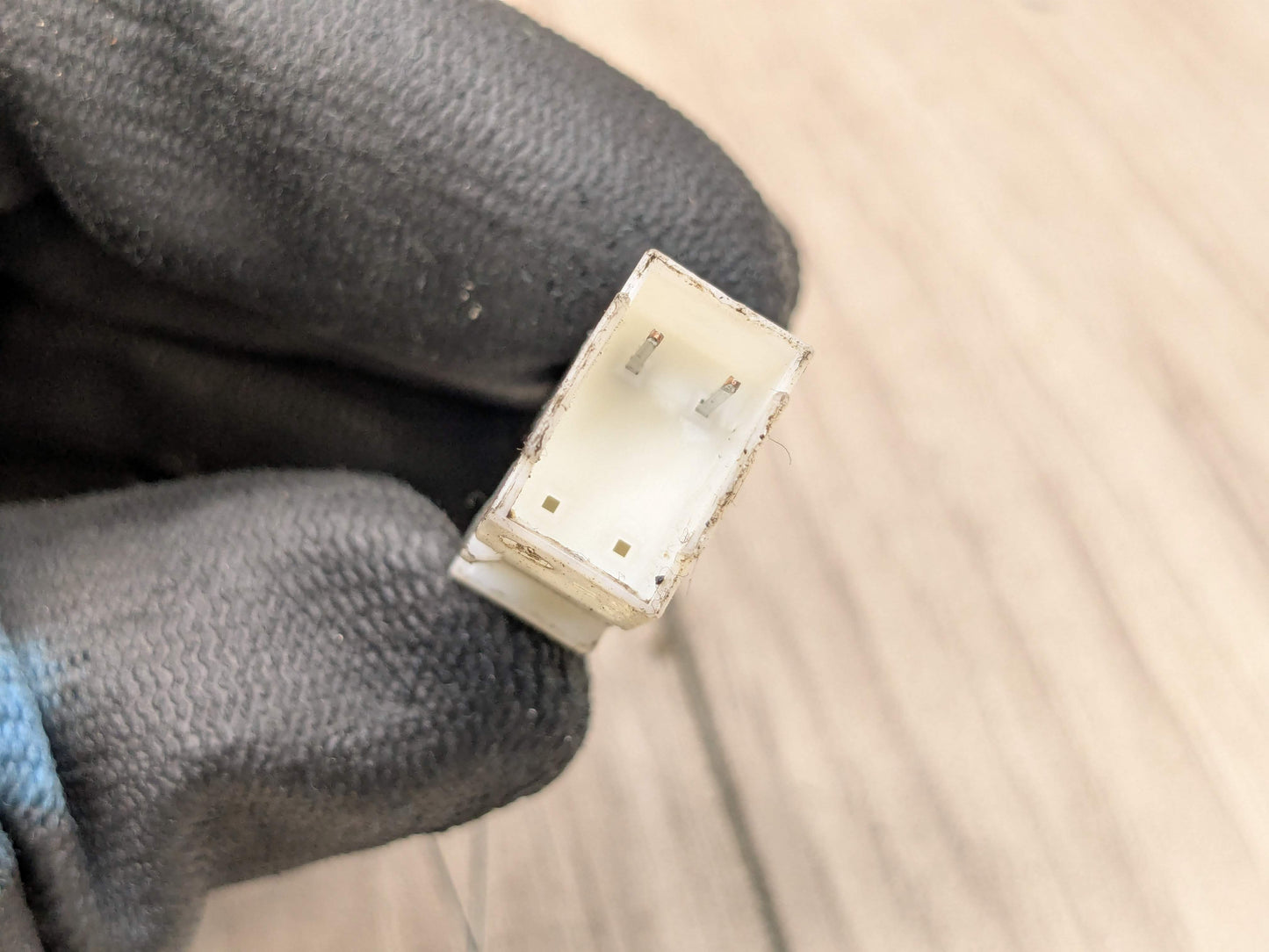 OEM BMW F90 G11 G12 G30 530 540 M550 750 M5 Front Left or Right Seatbelt Buckle