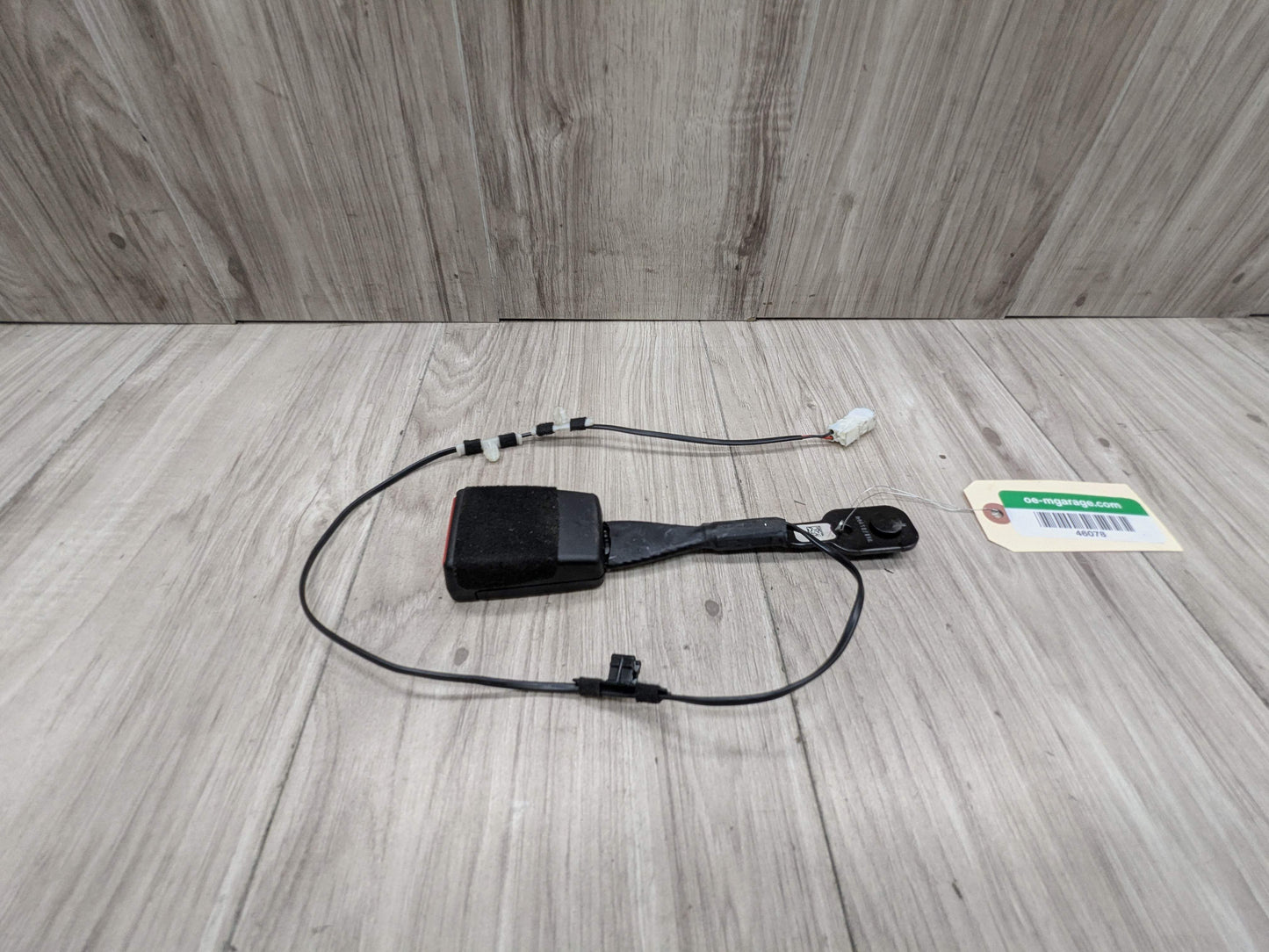 OEM BMW F90 G11 G12 G30 530 540 M550 750 M5 Front Left or Right Seatbelt Buckle