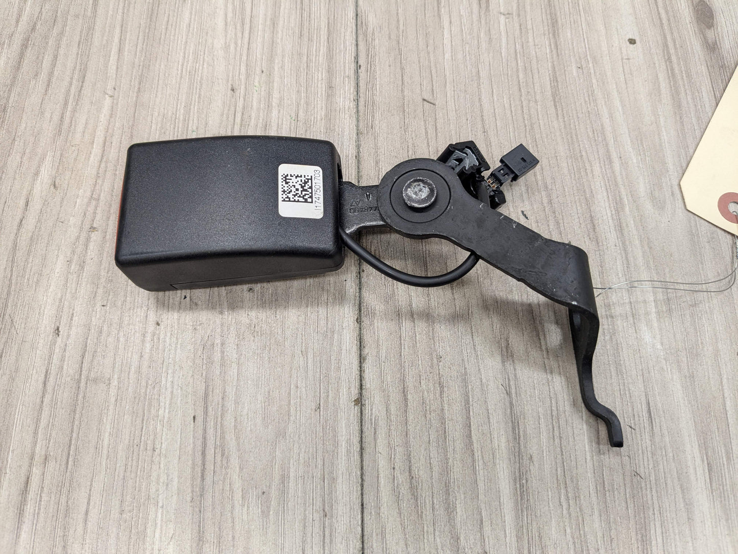 17-20 OEM BMW F90 M5 G30 530 540 M550 Rear Left Driver Seatbelt Seat Belt Buckle