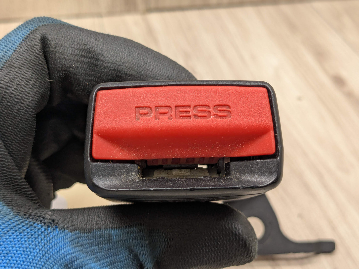 17-20 OEM BMW F90 M5 G30 530 540 M550 Rear Left Driver Seatbelt Seat Belt Buckle