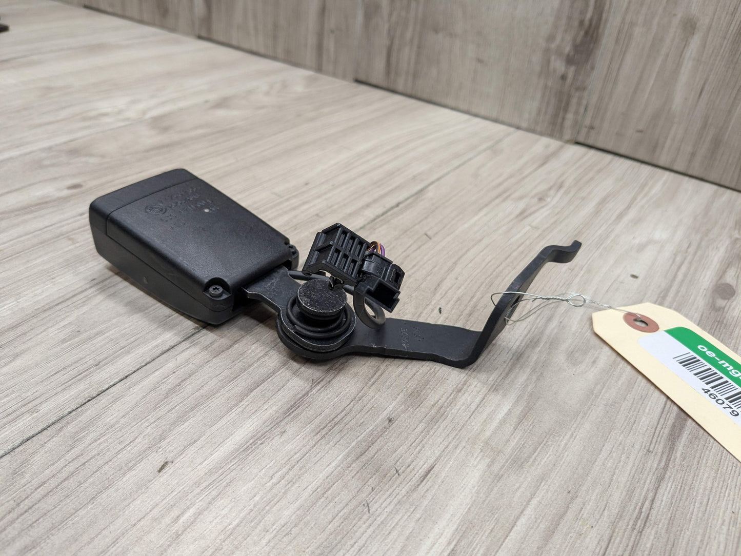 17-20 OEM BMW F90 M5 G30 530 540 M550 Rear Left Driver Seatbelt Seat Belt Buckle