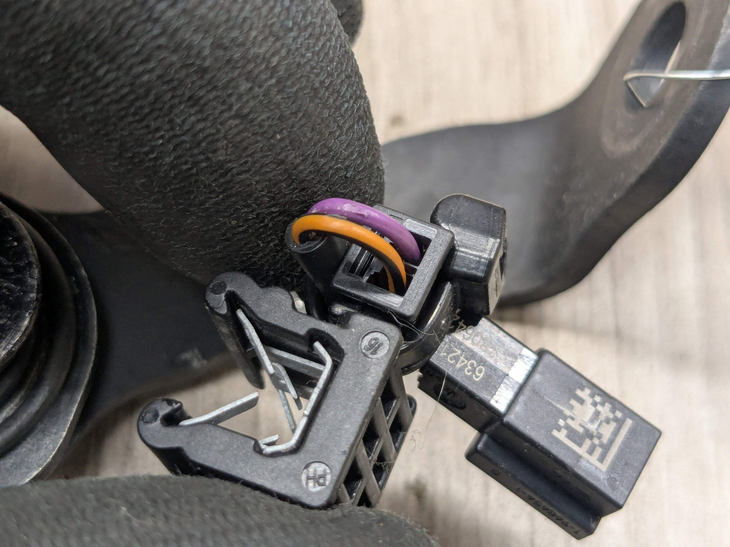 17-20 OEM BMW F90 M5 G30 530 540 M550 Rear Left Driver Seatbelt Seat Belt Buckle