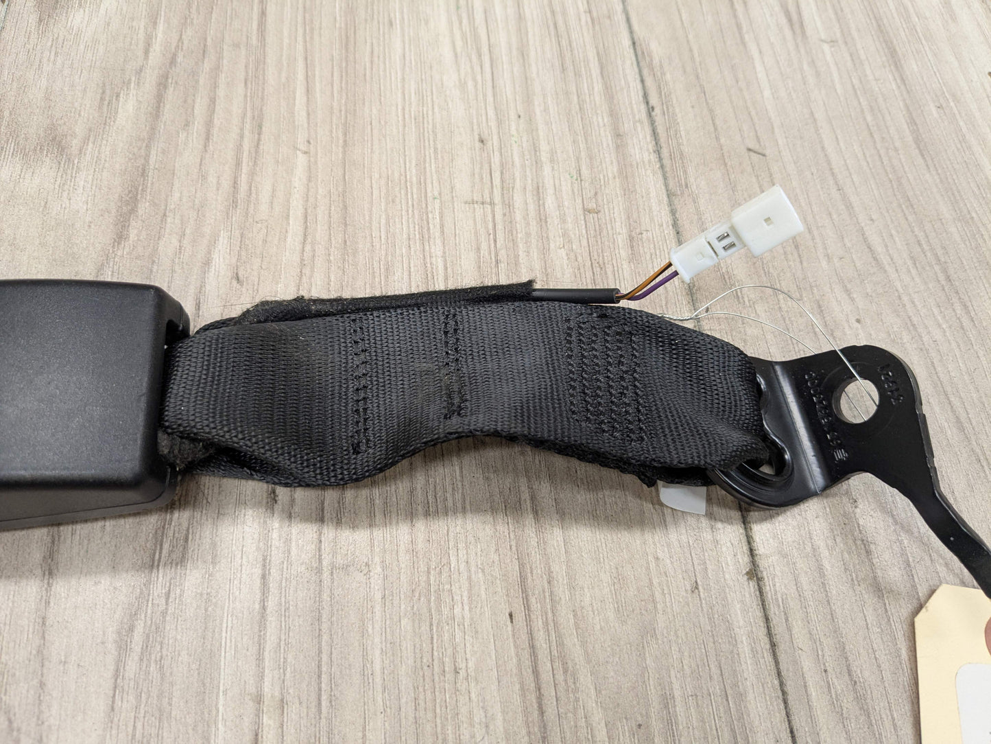 OEM BMW F90 M5 G30 530 540 M550 Rear Center Middle Seatbelt Seat Belt Buckle