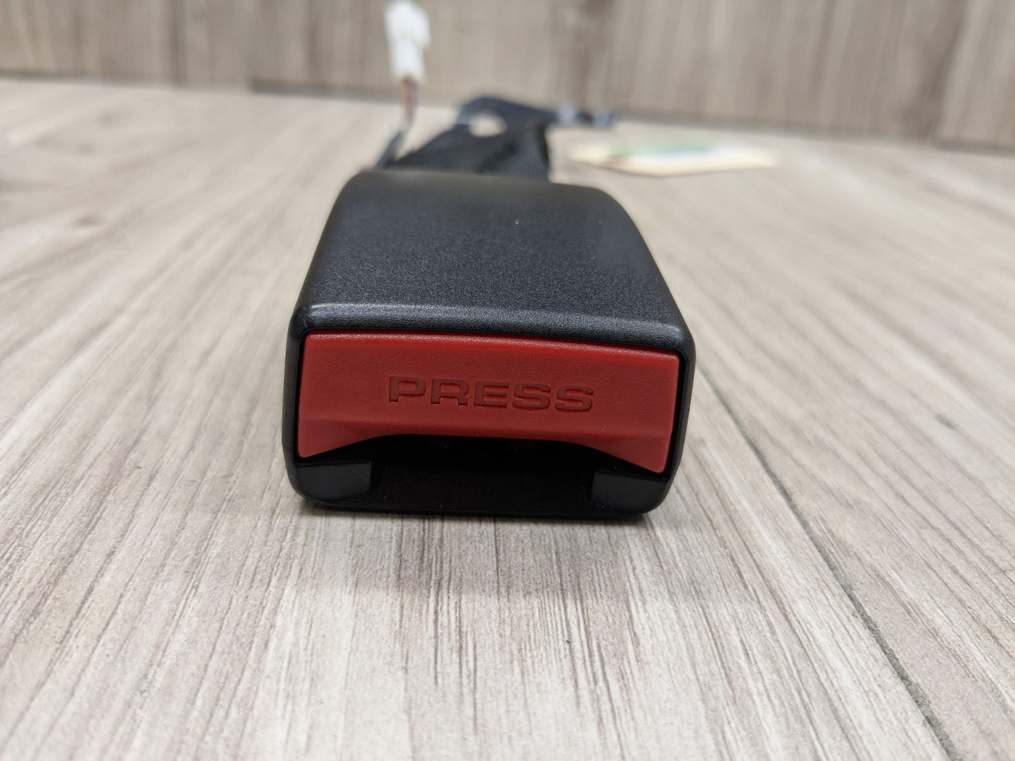 OEM BMW F90 M5 G30 530 540 M550 Rear Center Middle Seatbelt Seat Belt Buckle