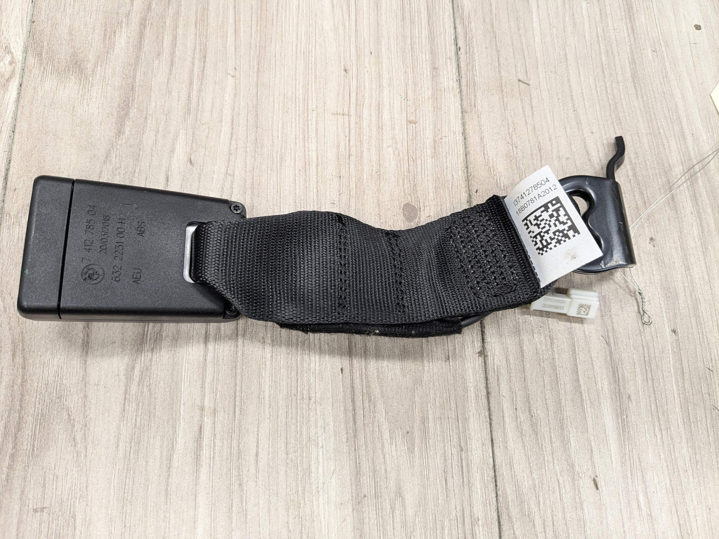 OEM BMW F90 M5 G30 530 540 M550 Rear Center Middle Seatbelt Seat Belt Buckle