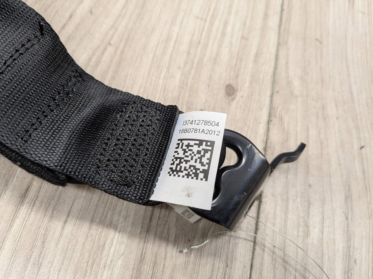 OEM BMW F90 M5 G30 530 540 M550 Rear Center Middle Seatbelt Seat Belt Buckle