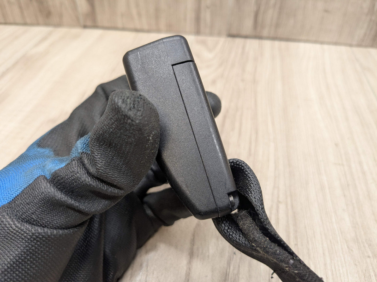 OEM BMW F90 M5 G30 530 540 M550 Rear Center Middle Seatbelt Seat Belt Buckle