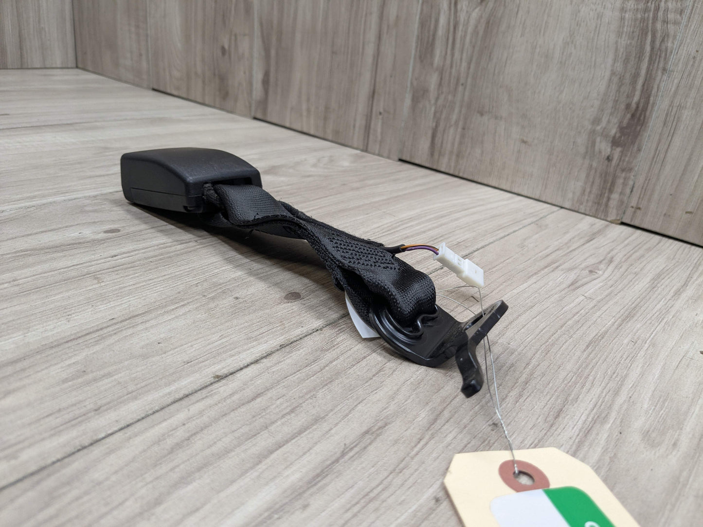 OEM BMW F90 M5 G30 530 540 M550 Rear Center Middle Seatbelt Seat Belt Buckle